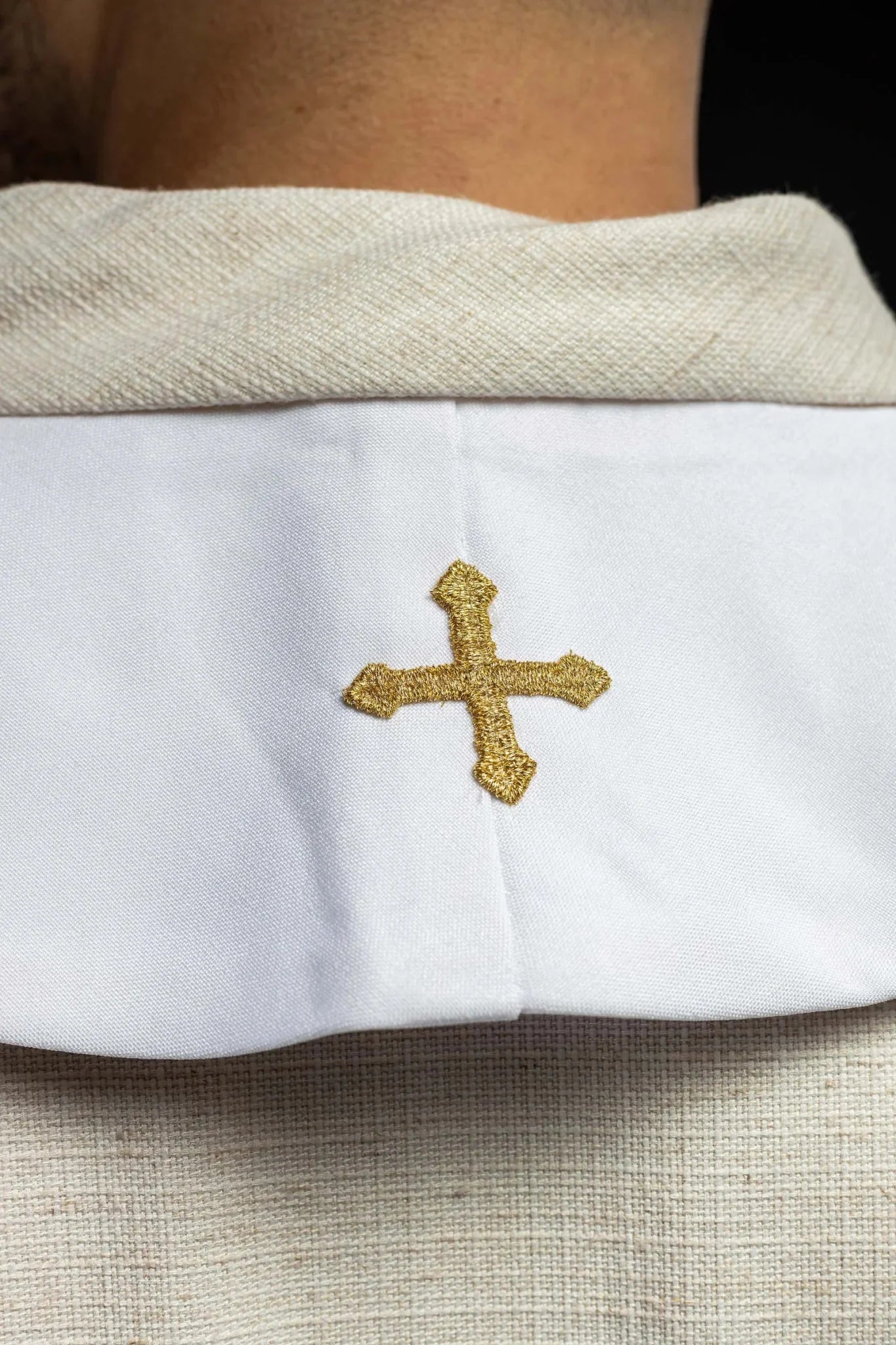 White embroidered priestly stole with Marian motif and crown KST/040/04/01 BIAŁY - HAFTINAUSA.COM
