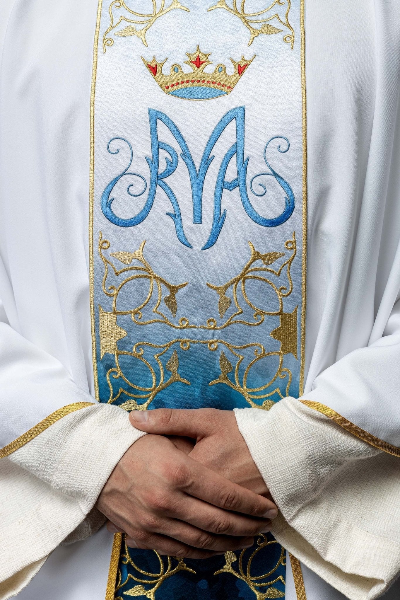 White Marian liturgical chasuble with an embroidered and sublimated belt HA7015 - 04 BIAŁY - HAFTINAUSA.COM