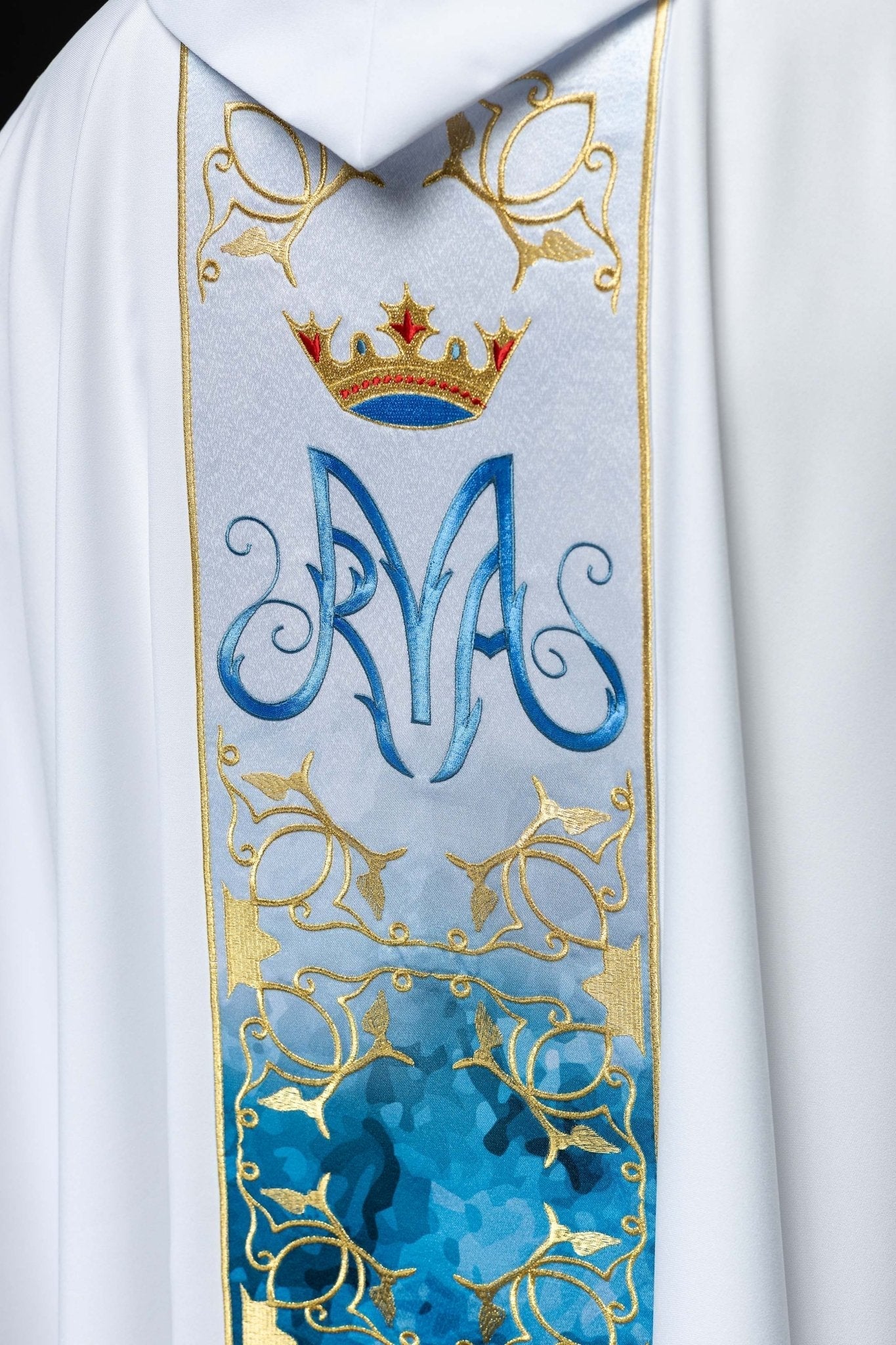 White Marian liturgical chasuble with an embroidered and sublimated belt HA7015 - 04 BIAŁY - HAFTINAUSA.COM