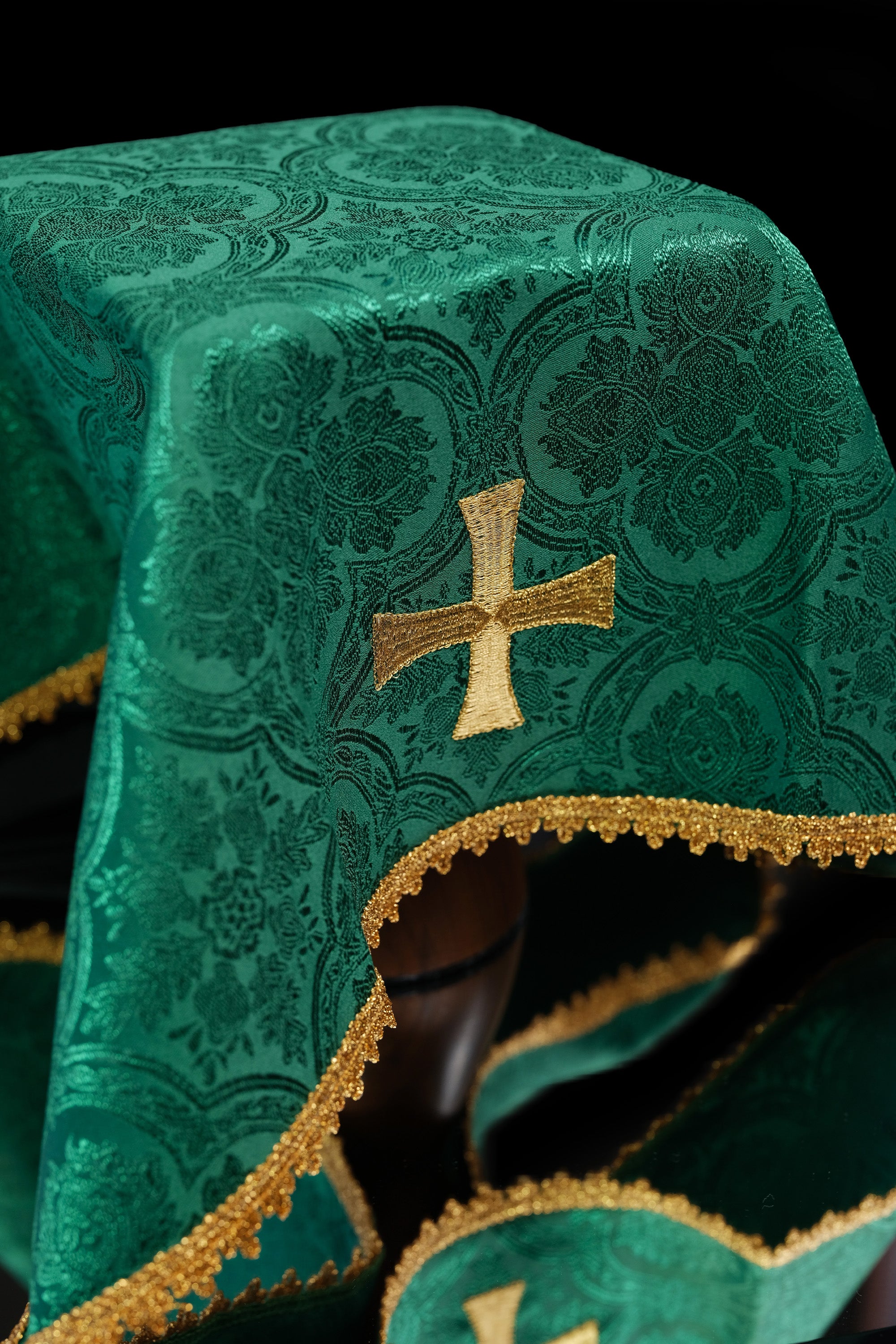 Set of jacquard chalice veils in four liturgical colors