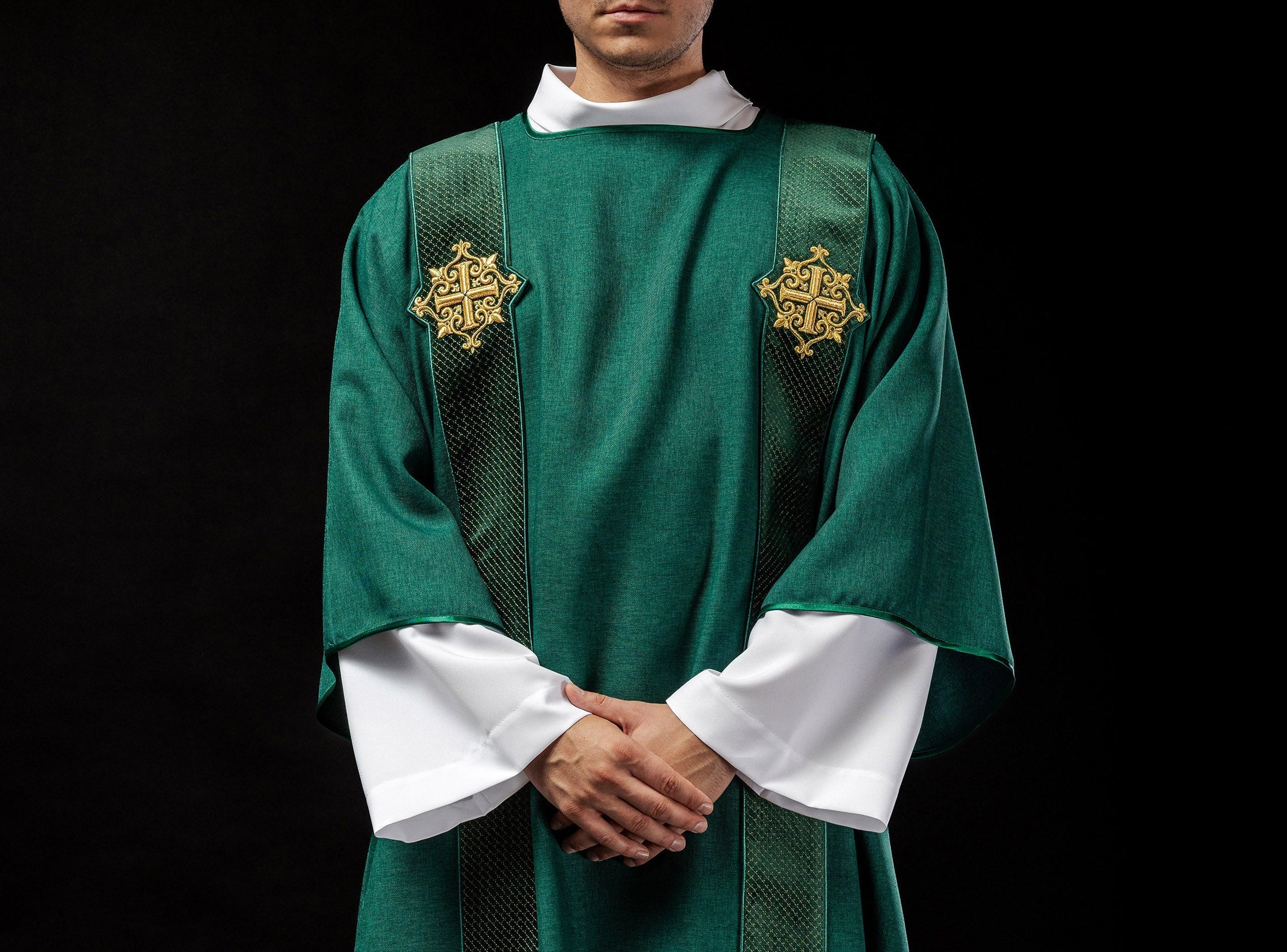 How to Build a Parish Community Around Liturgy? - CHASUBLES.COM