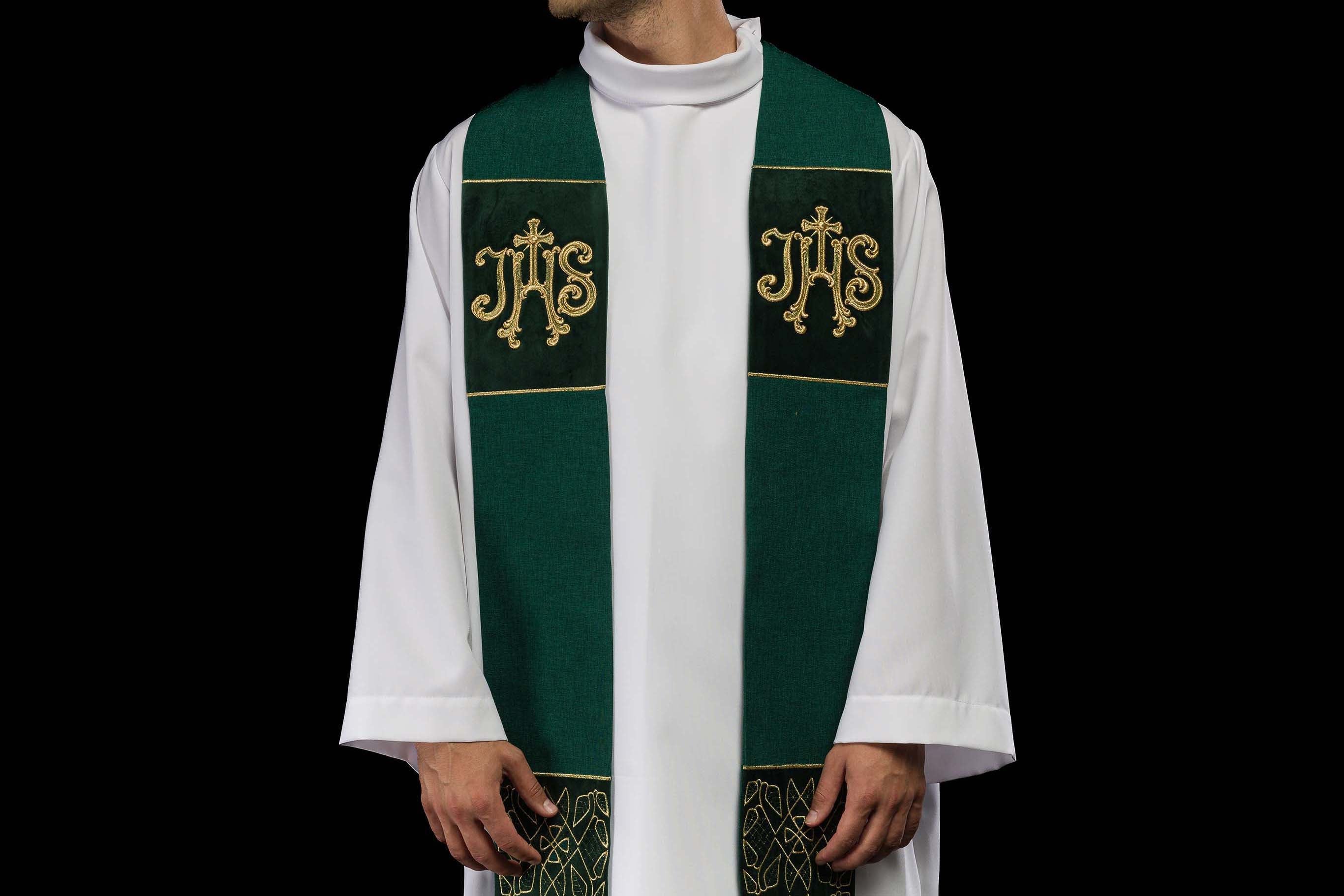How to Introduce New Songs to Mass? - CHASUBLES.COM