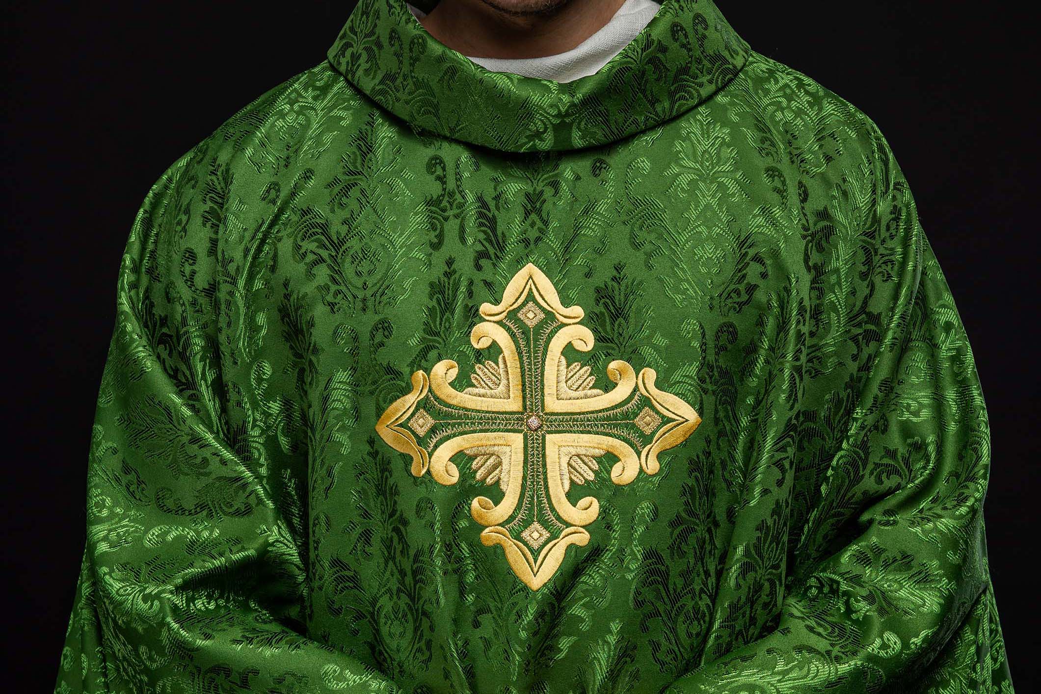 How to Tailor Your Sermon to the Liturgical Cycle? A Comprehensive Guide - CHASUBLES.COM