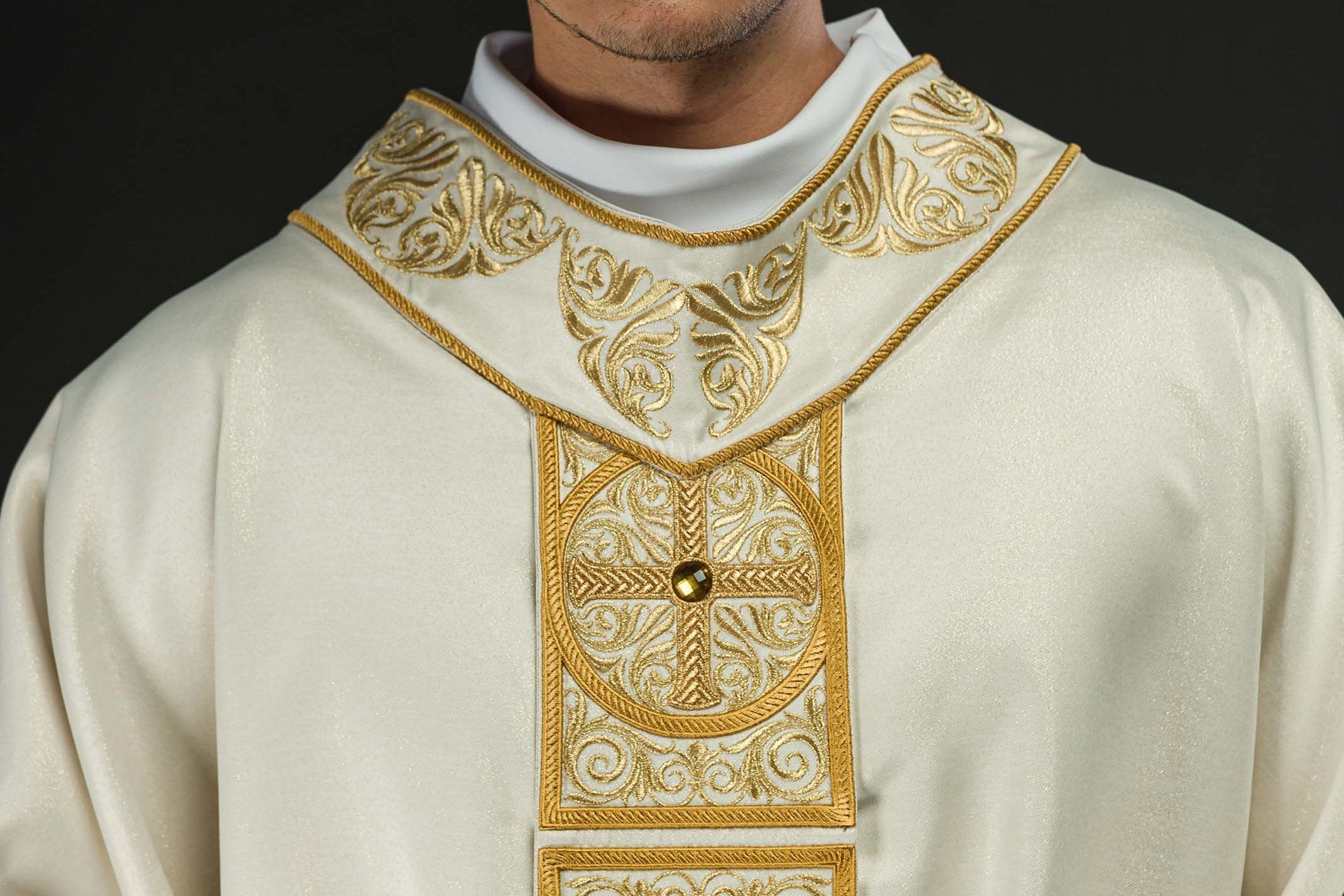 Inspiring Testimonies of Faith: How to Weave Them into Sermons? - CHASUBLES.COM