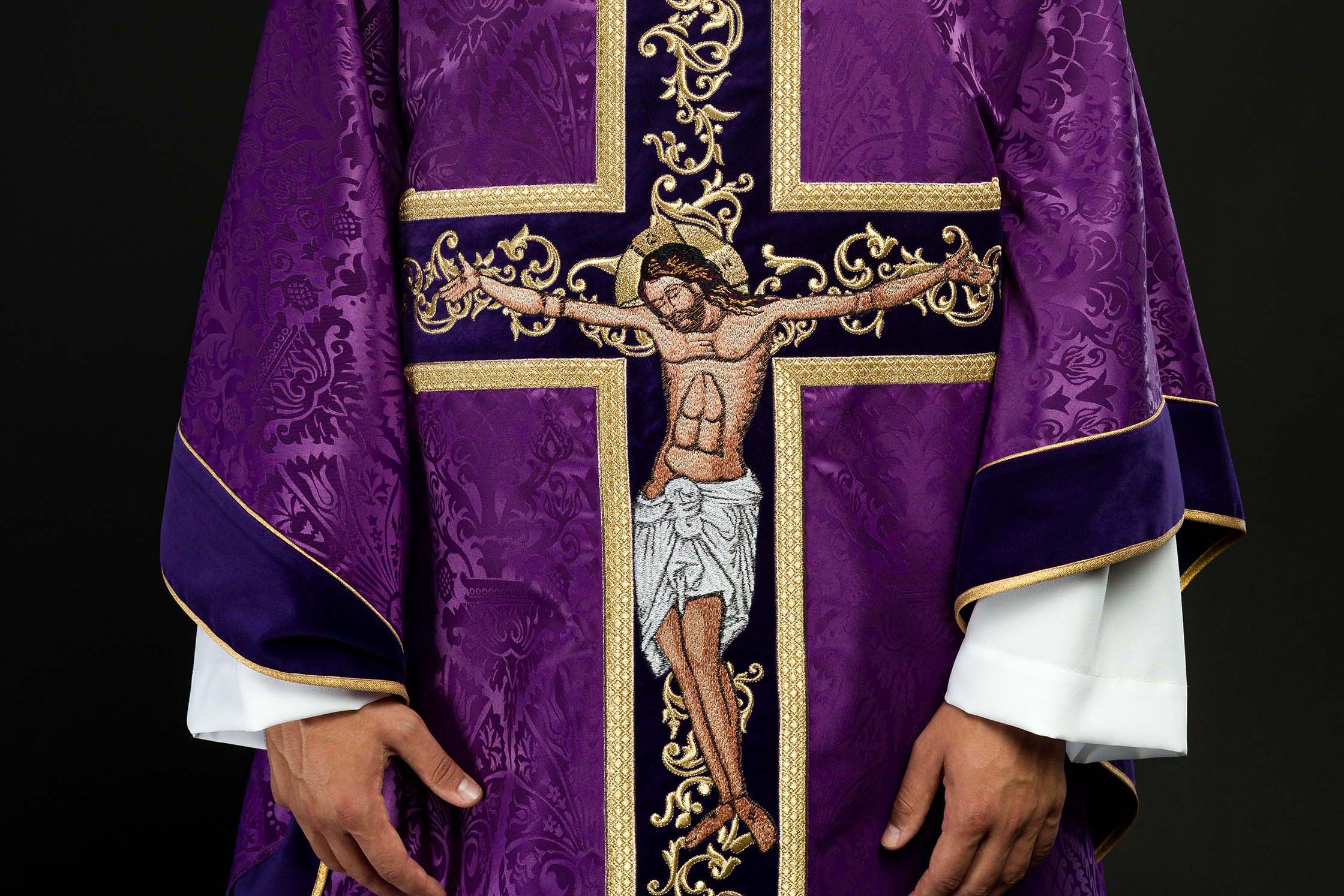 Liturgical Vestment Set: What Should Be Included in a Parish's Supplies? (Consider exploring options at haftinausa.com) - CHASUBLES.COM