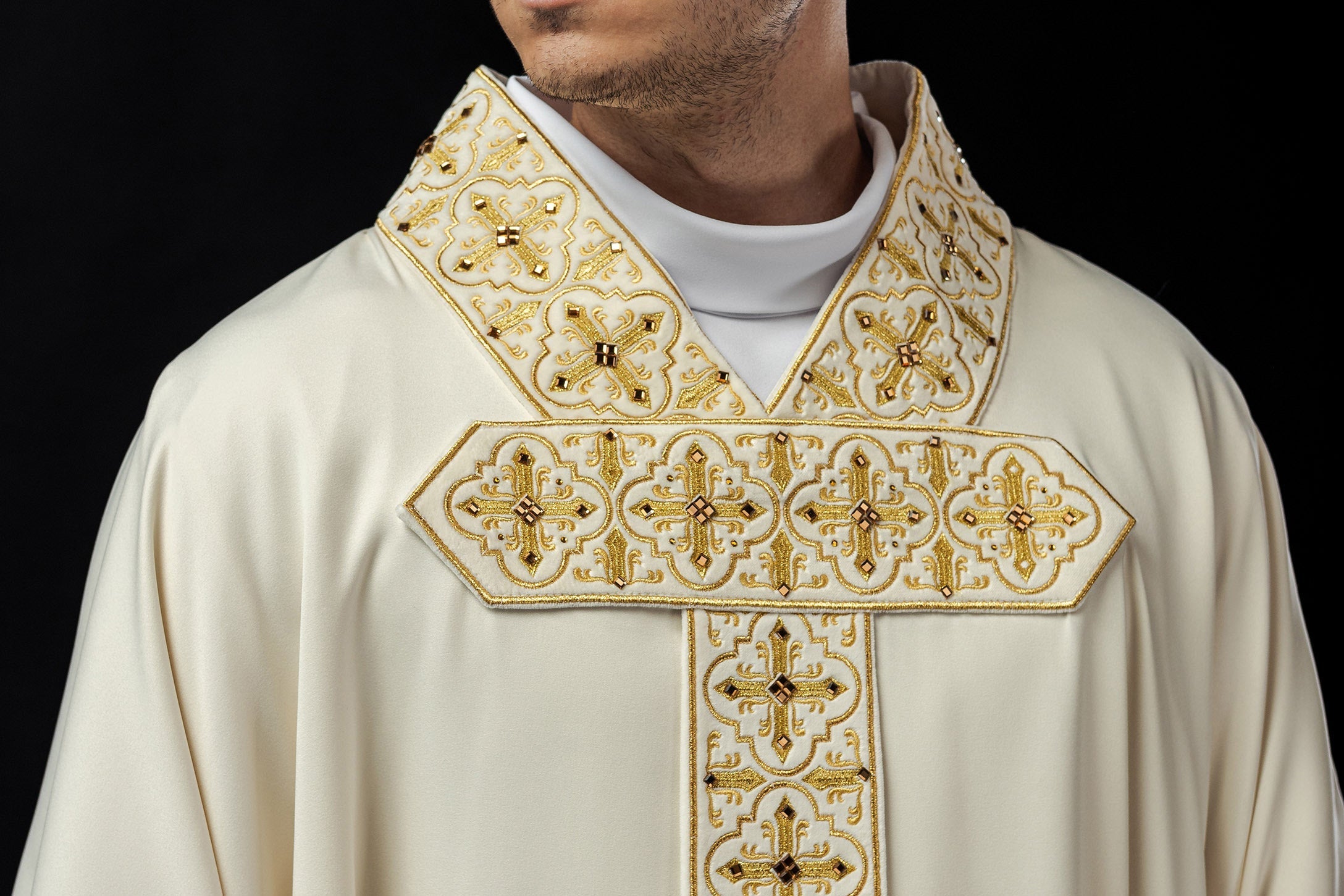 Online Liturgical Vestment Store: How to Shop with Confidence and Quality Assurance - CHASUBLES.COM