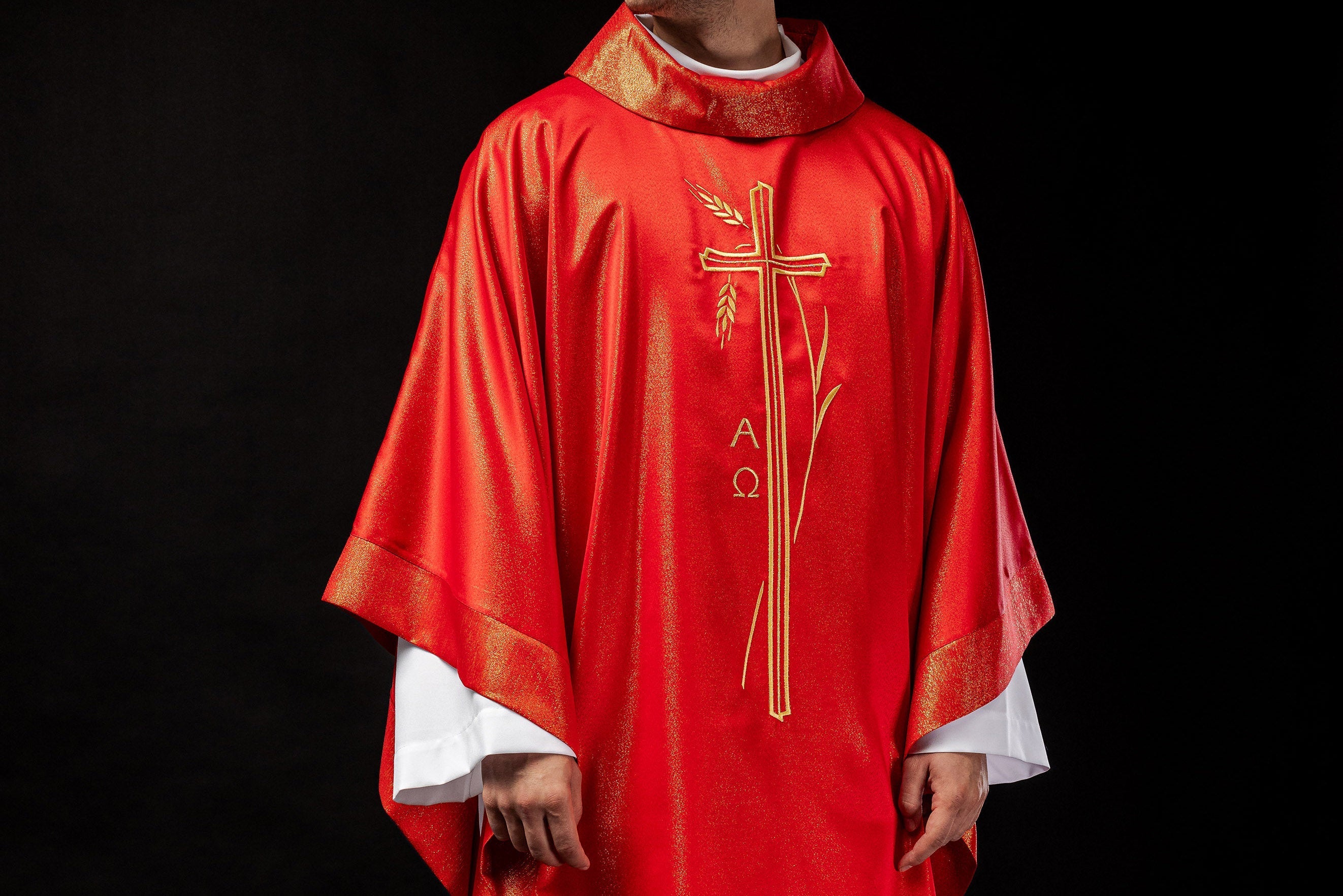 When does the liturgical vestment color change during the liturgical year? - CHASUBLES.COM