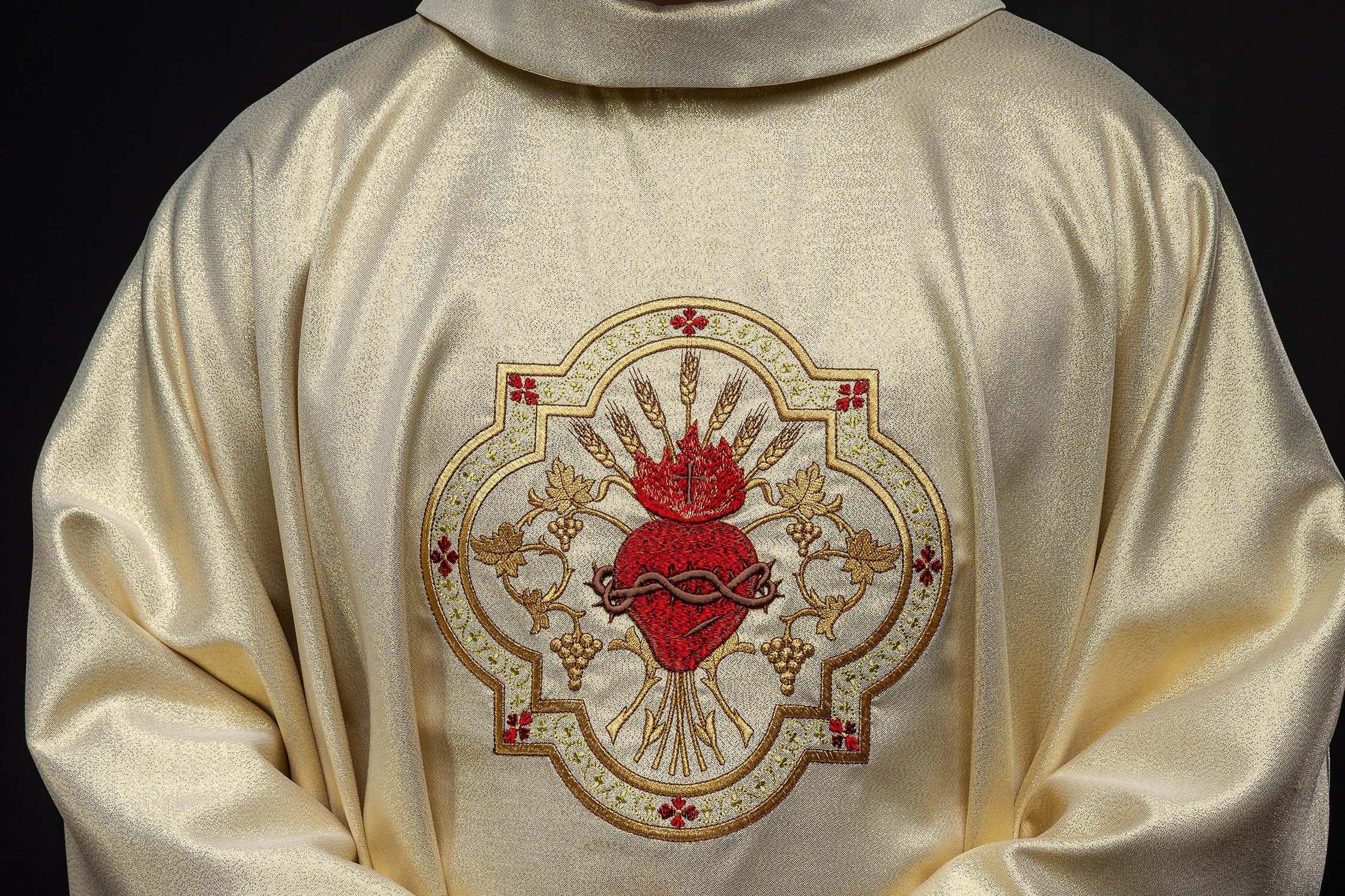 When is the Solemnity of the Sacred Heart of Jesus celebrated? - CHASUBLES.COM