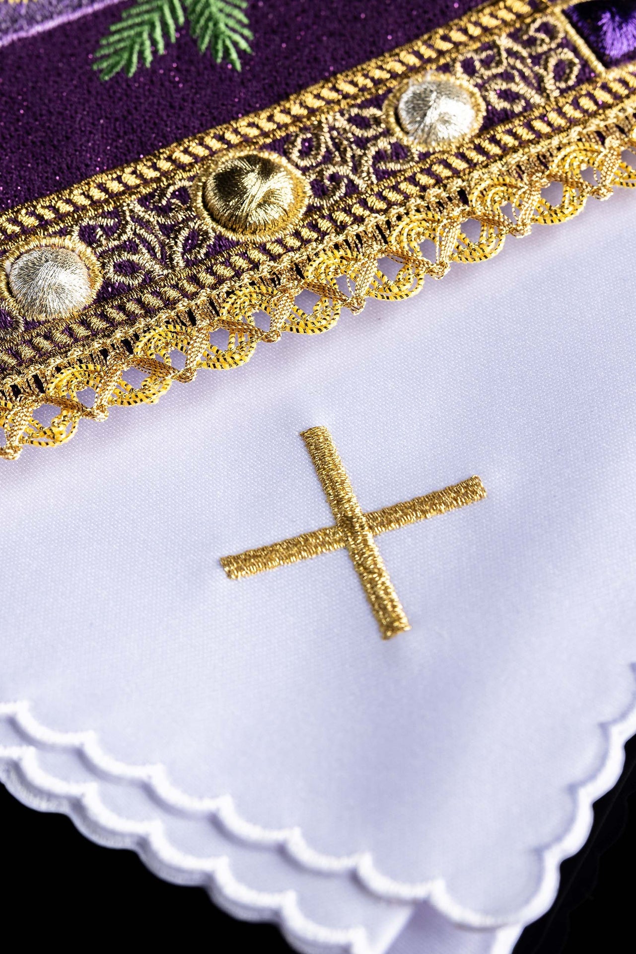 Advent Embroidered Altar Linen Set - CHASUBLES.COM