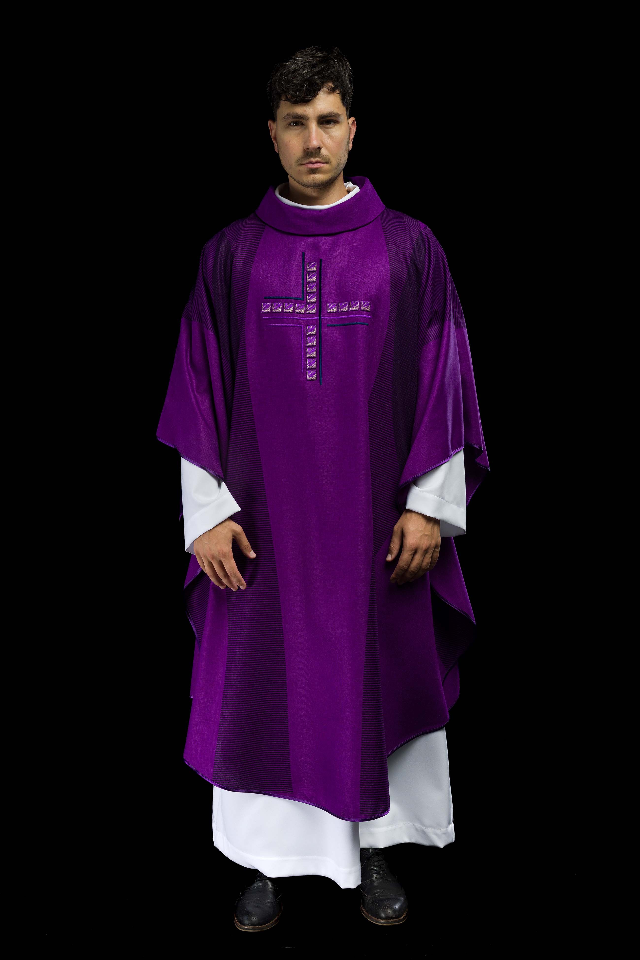 Purple chasuble with embroidery and print - CHASUBLES.COM