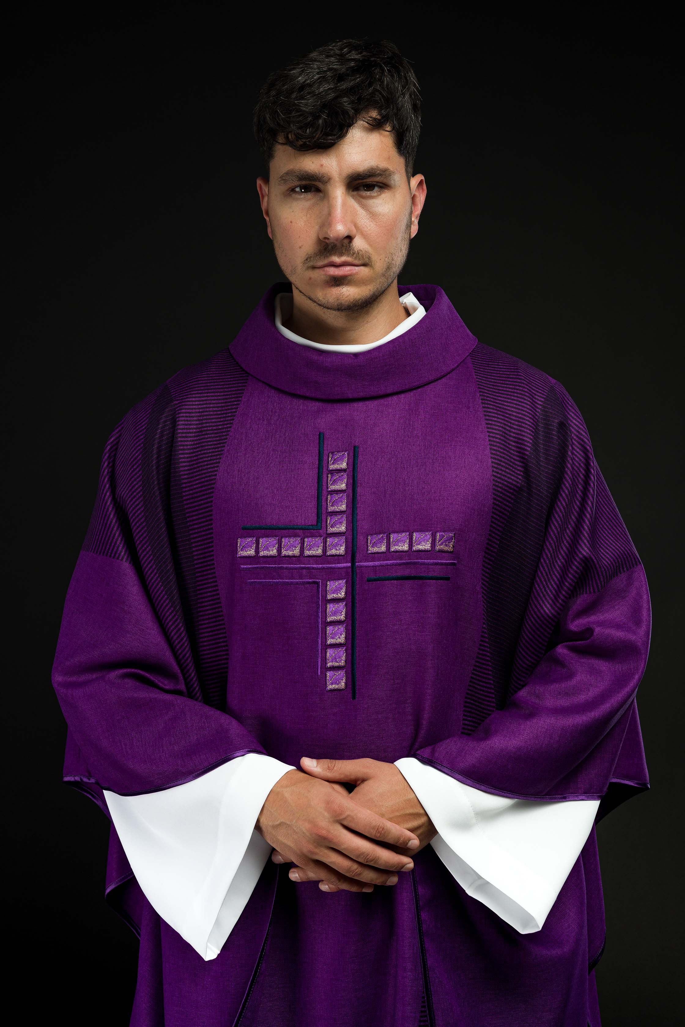 Purple chasuble with embroidery and print - CHASUBLES.COM