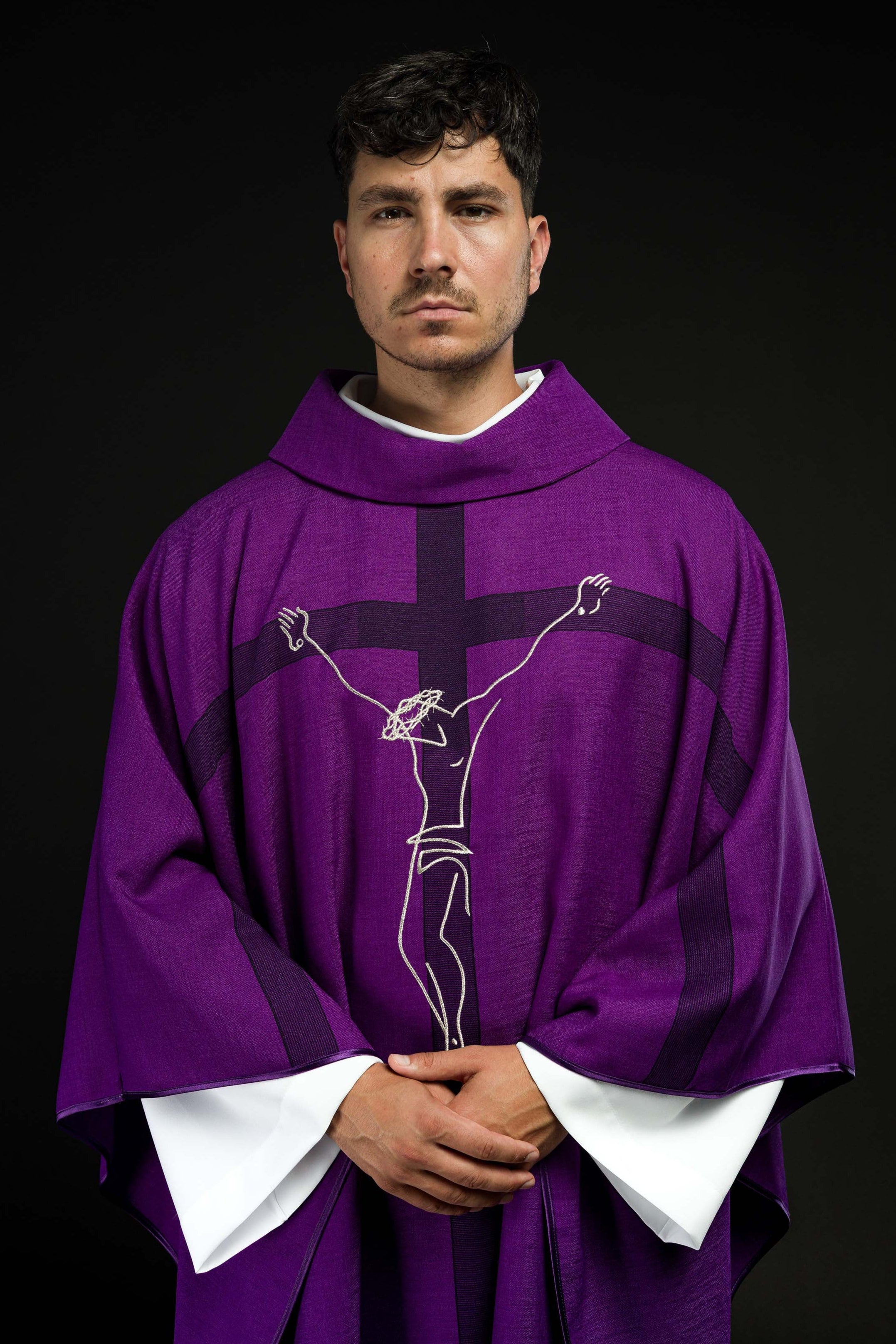 Chasuble with an icon of Jesus on the Cross in purple - CHASUBLES.COM