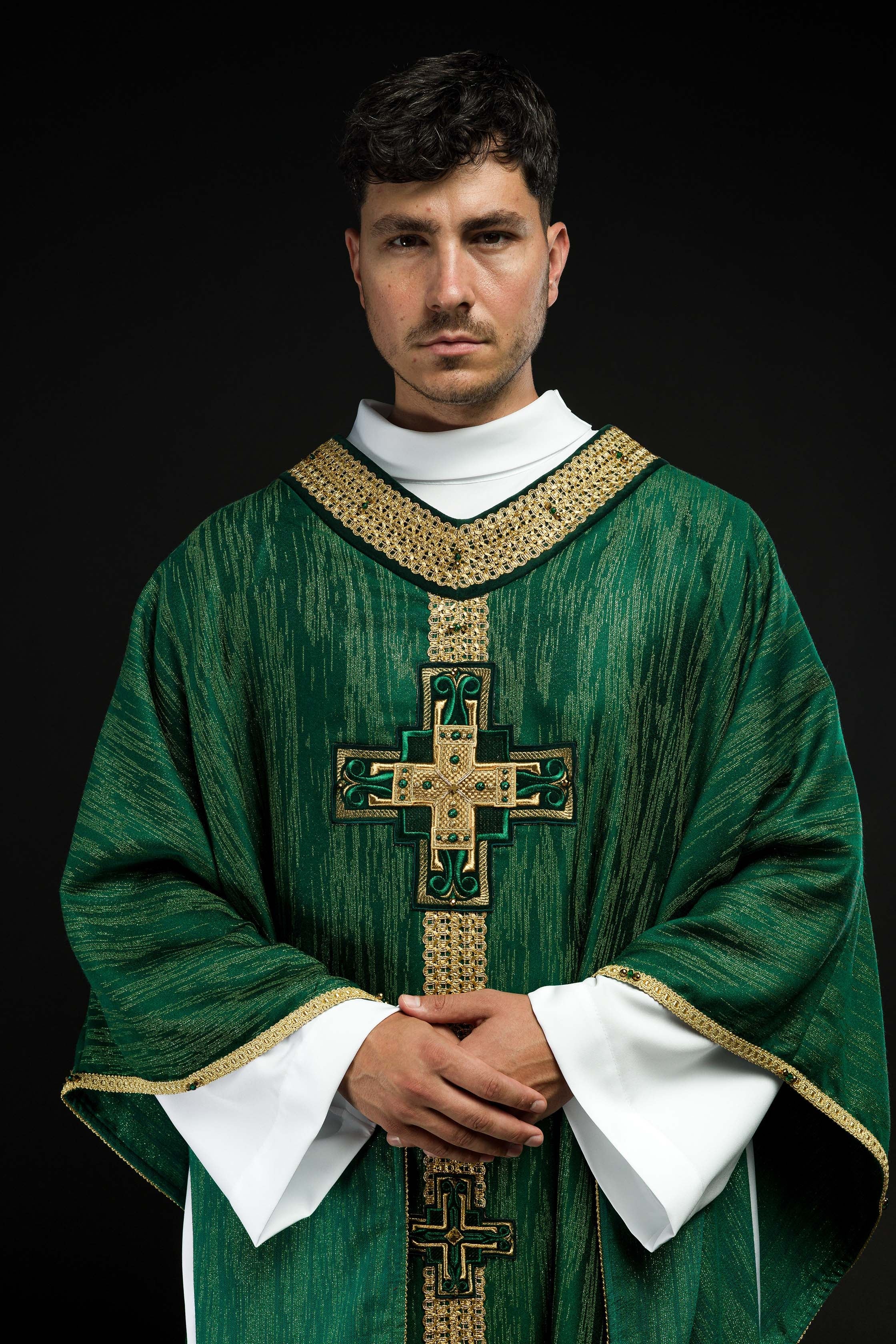 Handmade chasuble with natural stones Handmade 7015 Green - CHASUBLES.COM