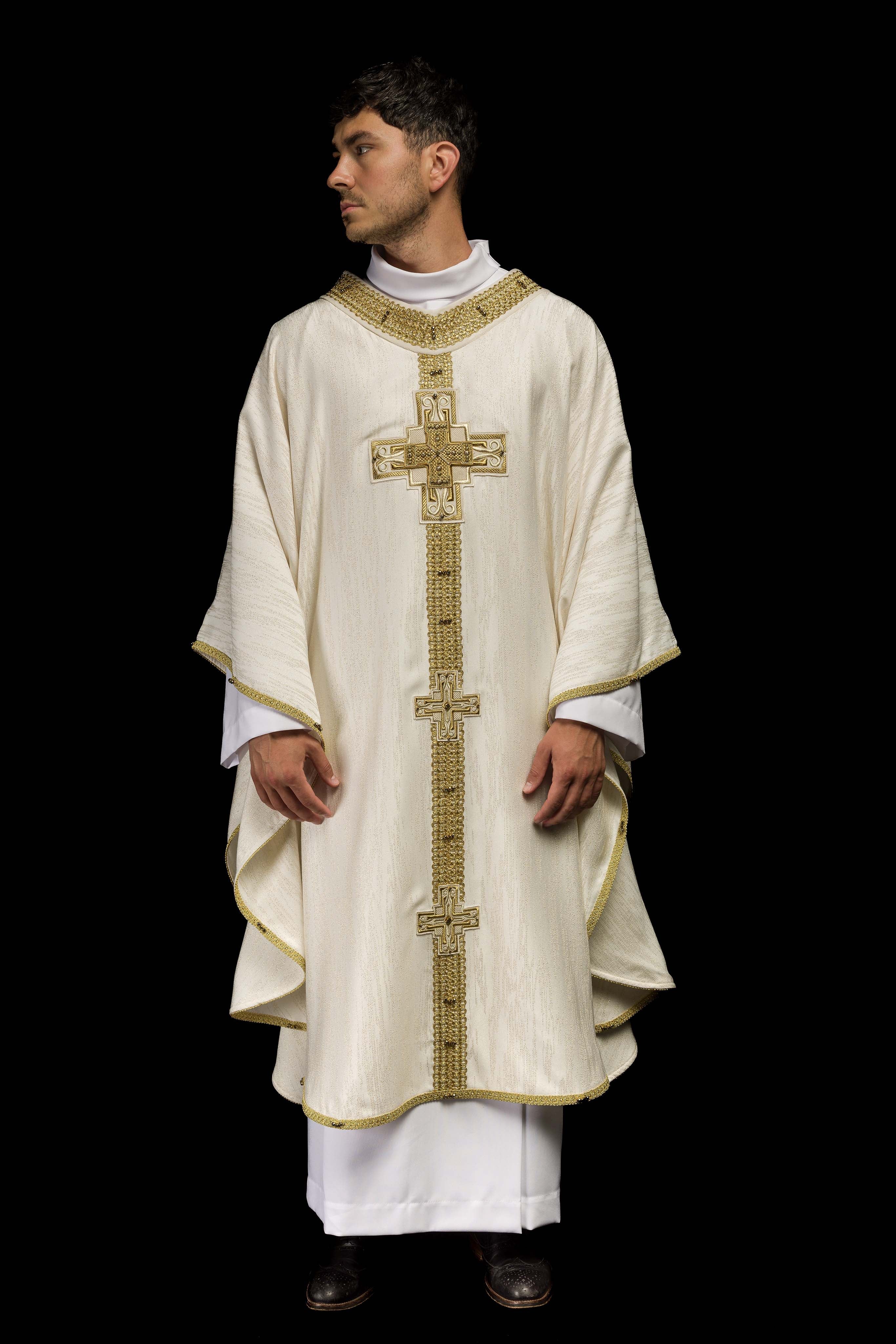 Handmade chasuble with natural stones Handmade 7015 Ecru - CHASUBLES.COM