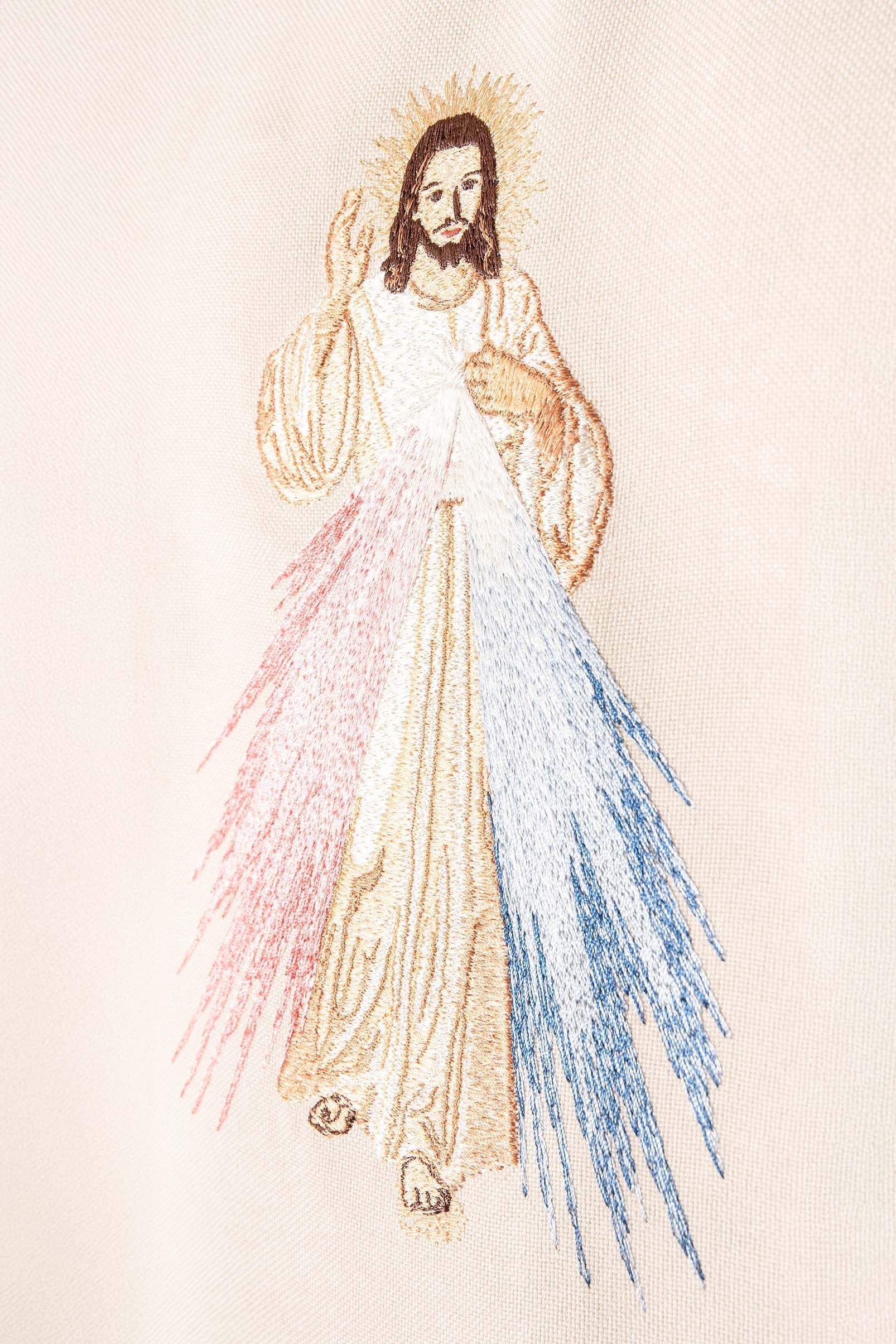 Embroidered ecru chasuble with the image of the Divine Mercy of Jesus - CHASUBLES.COM