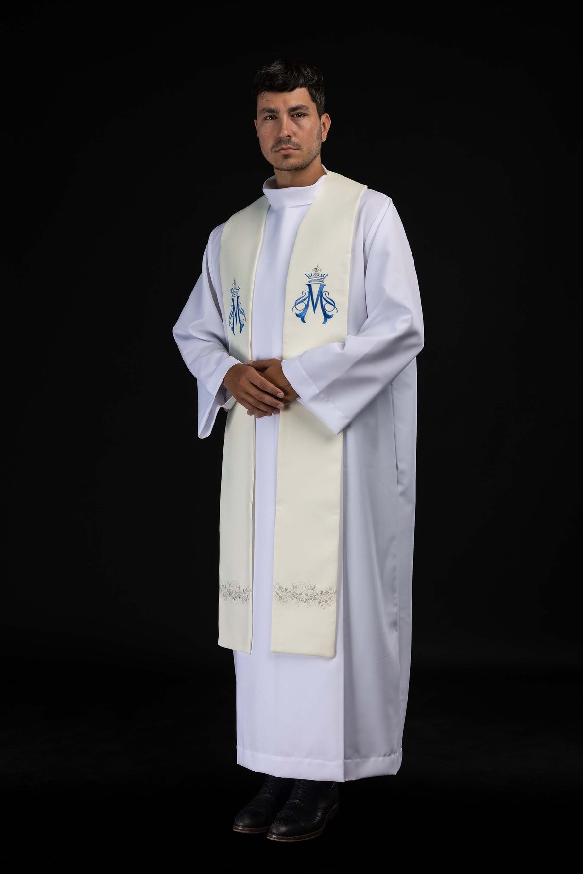 Embroidered Marian stole ecru