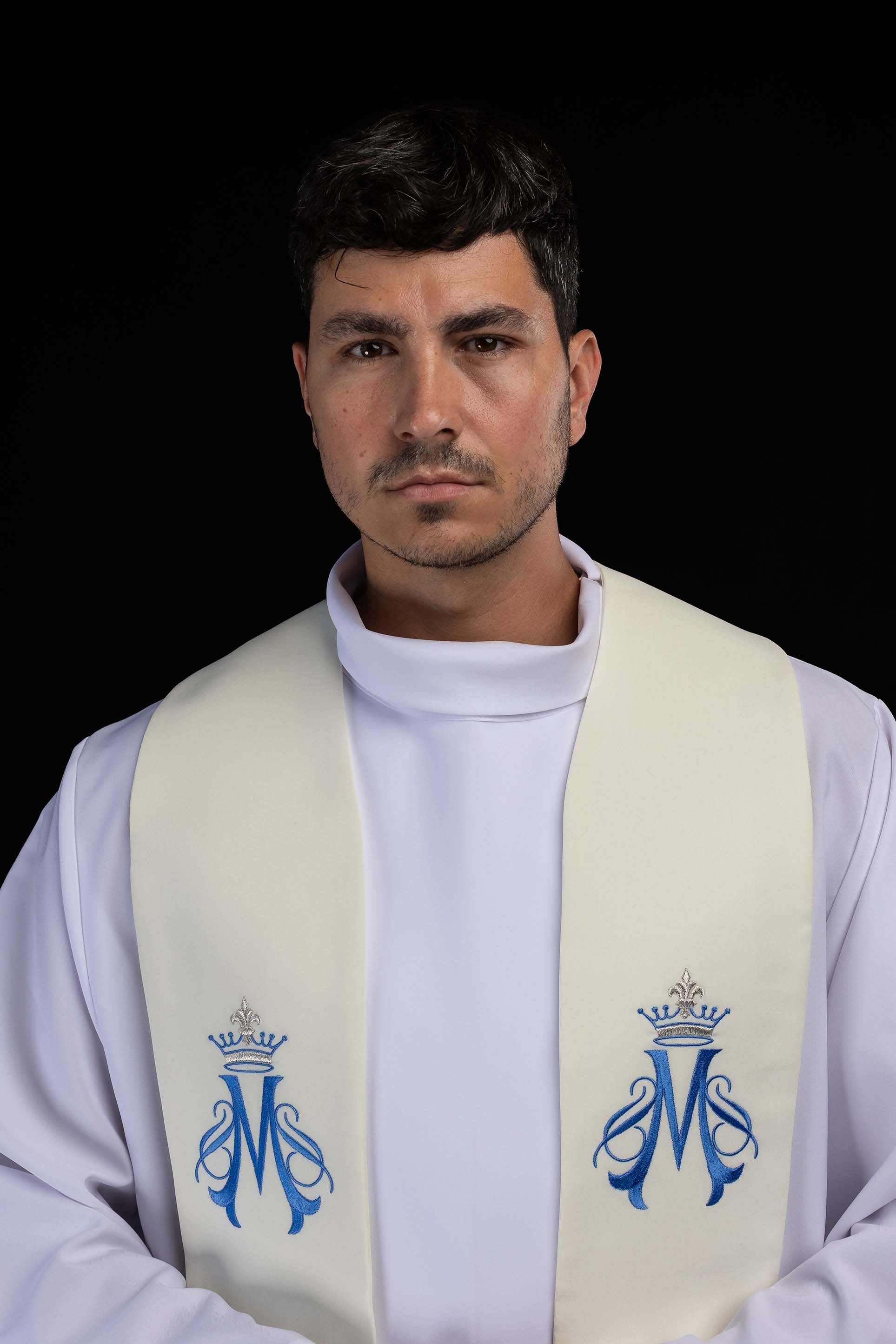 Embroidered Marian stole ecru