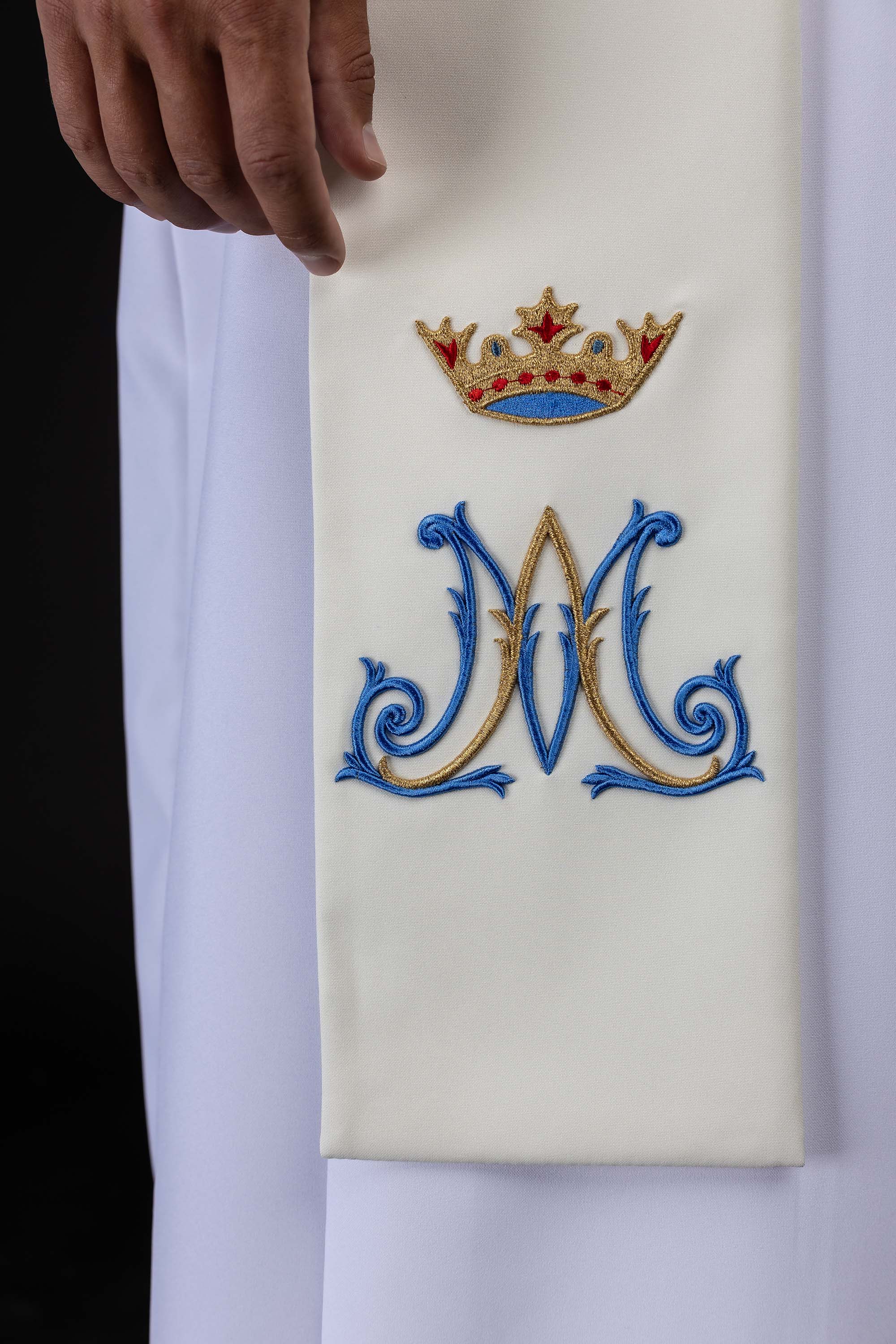 Marian Embroidered Stole Ecru