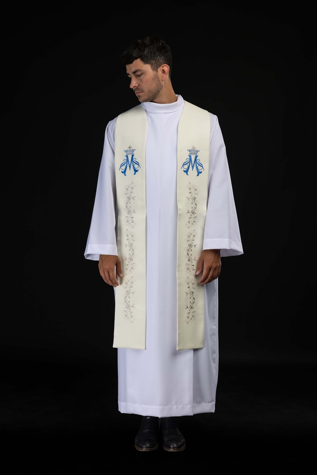 Embroidered Marian stole ecru