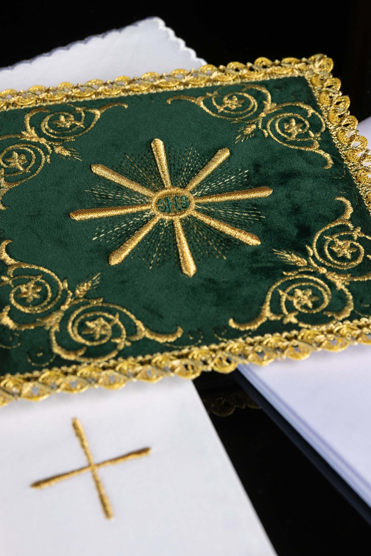 Embroidered chalice linens set green velvet