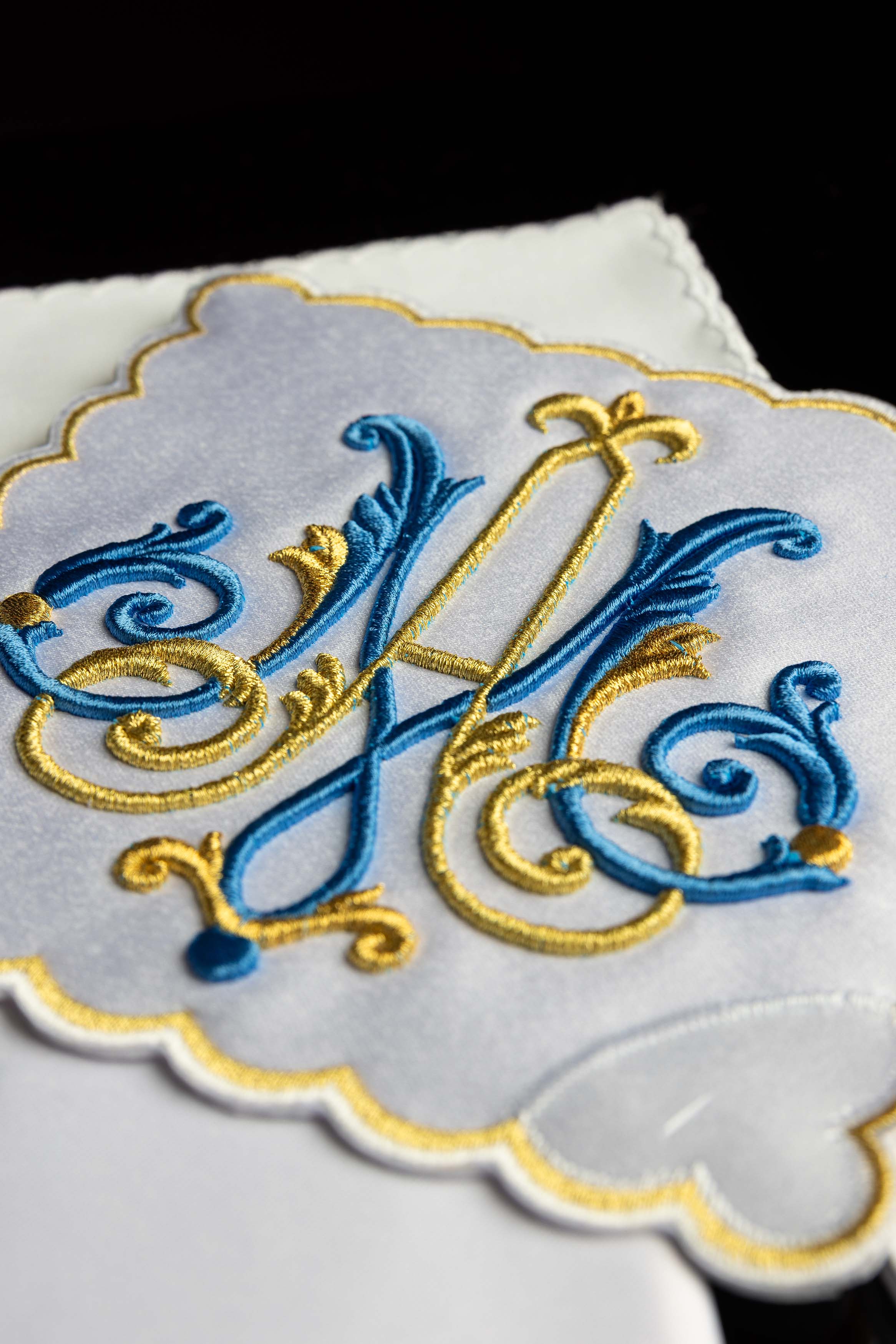 Liturgical chalice linens set with embroidered Marian motif