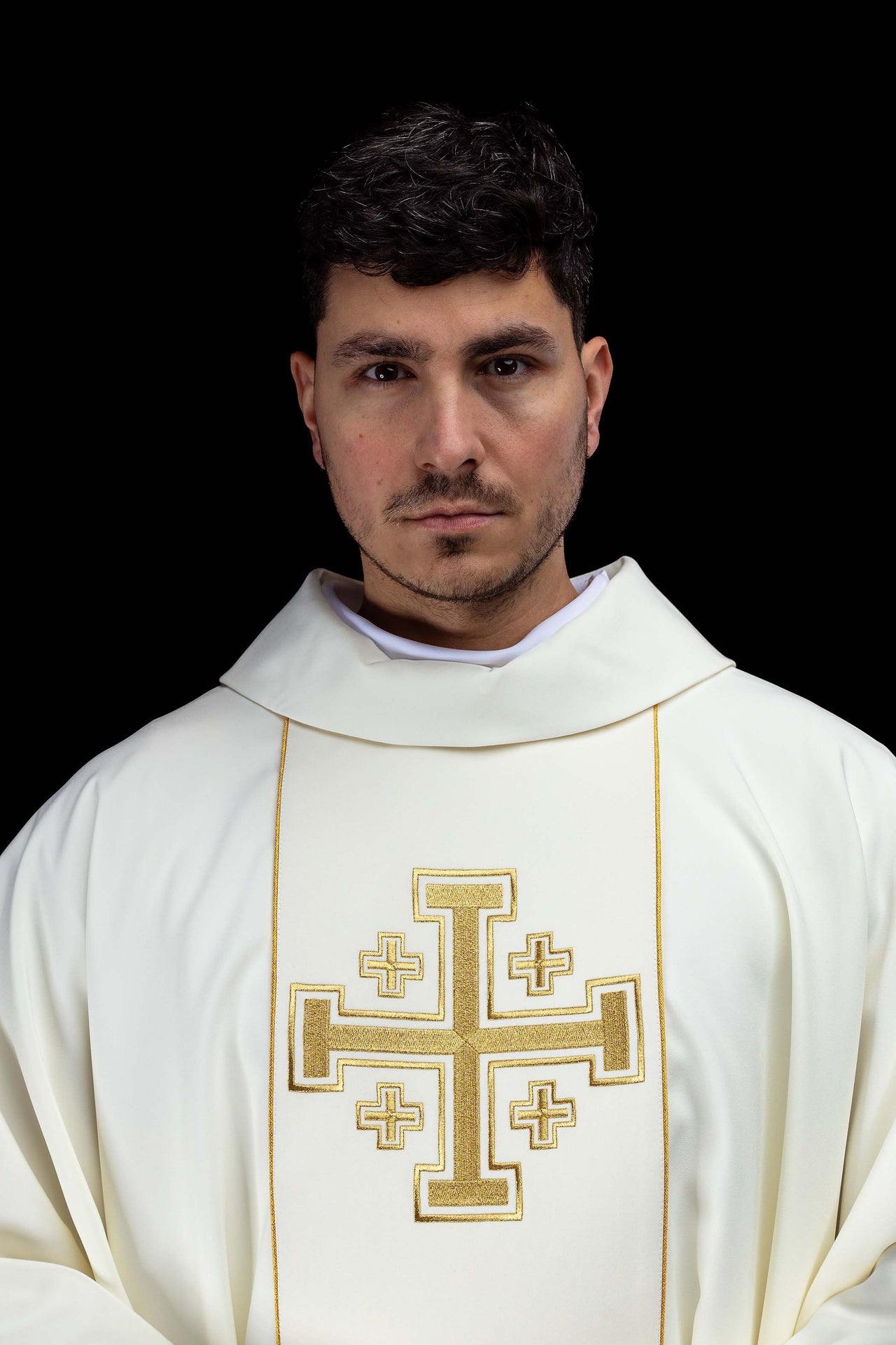 Ecru embroidered chasuble with band and Jerusalem crosses - CHASUBLES.COM