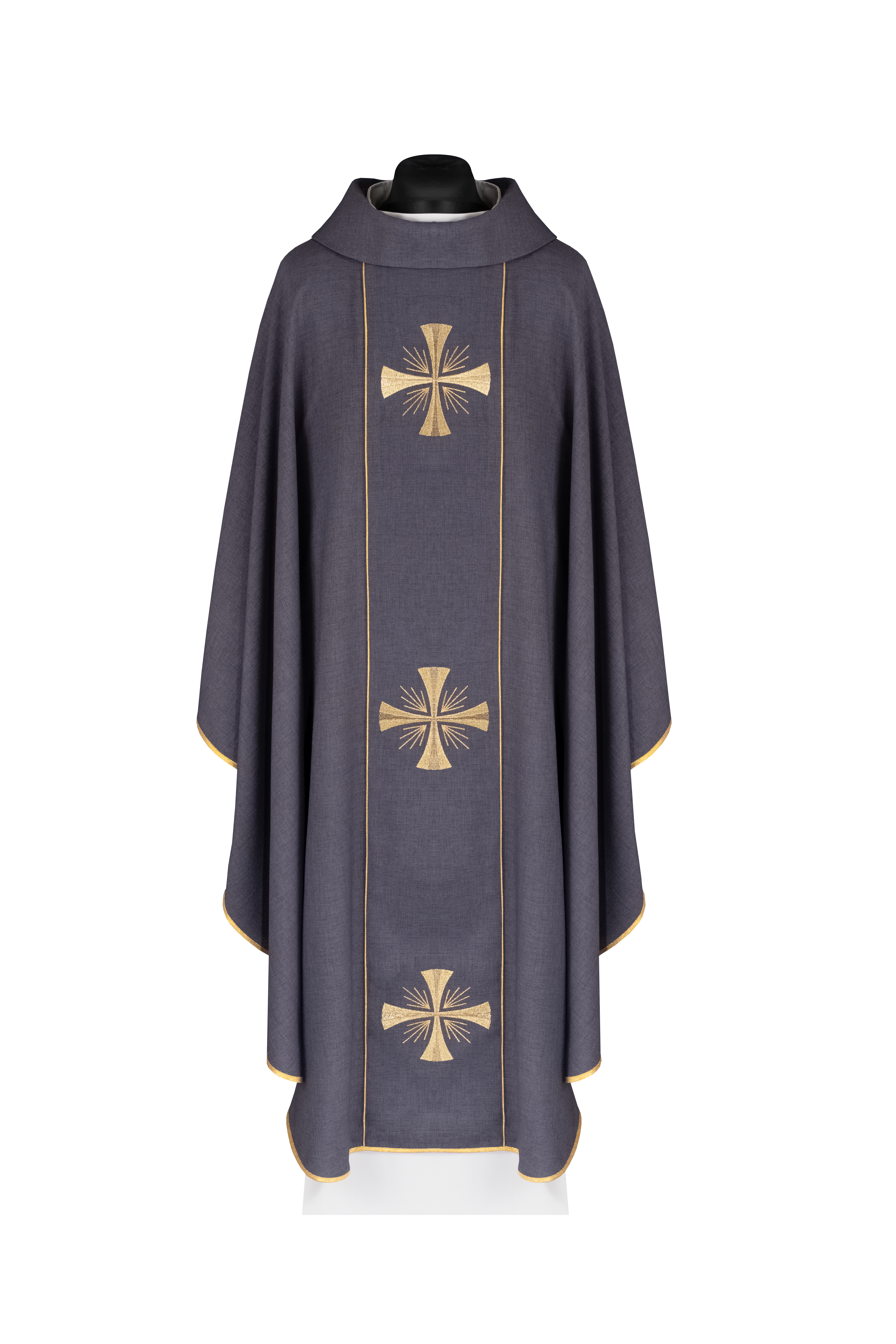 Chasuble with a purple band and embroidered crosses - CHASUBLES.COM
