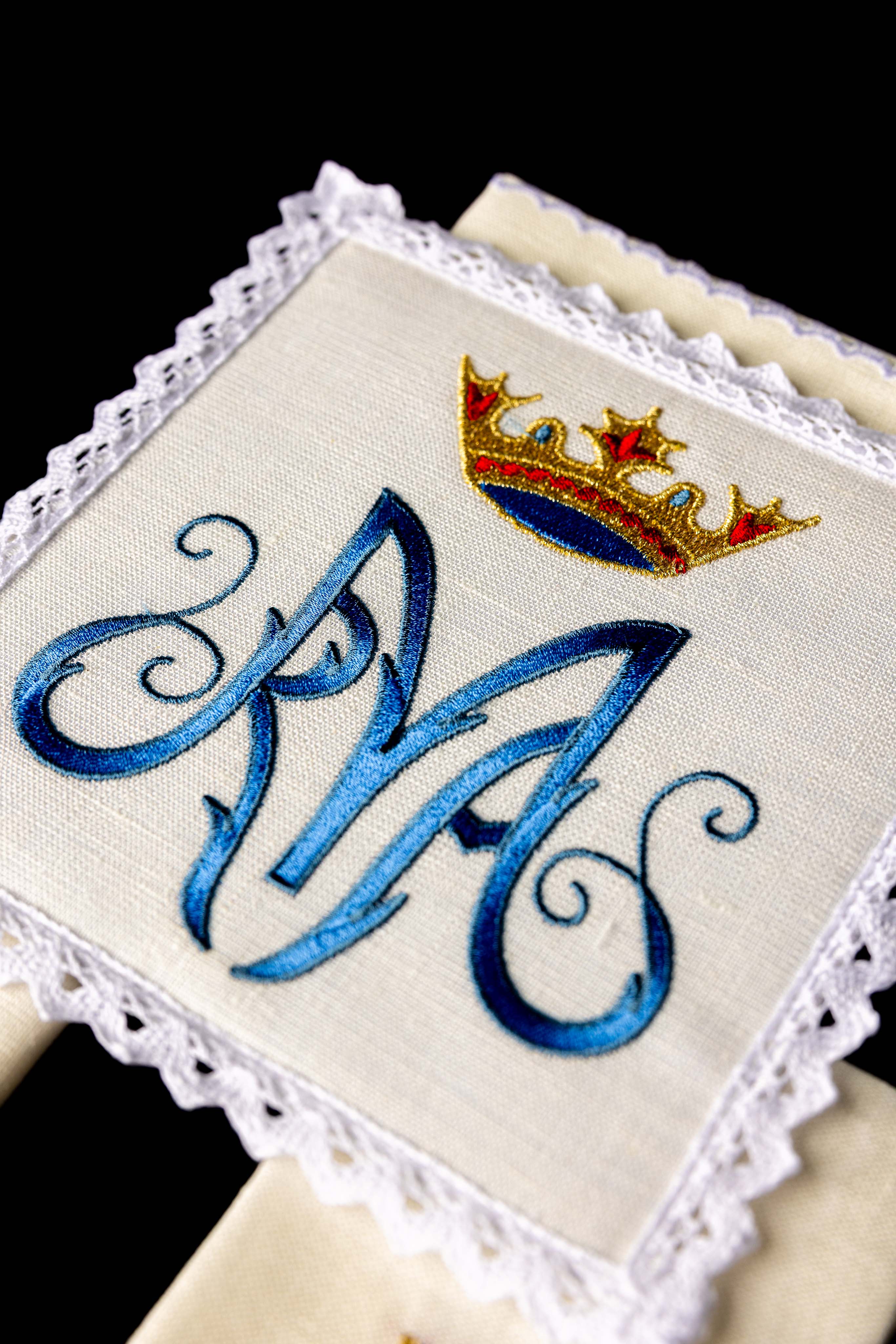 Embroidered Chalice Linens with Mary Symbol