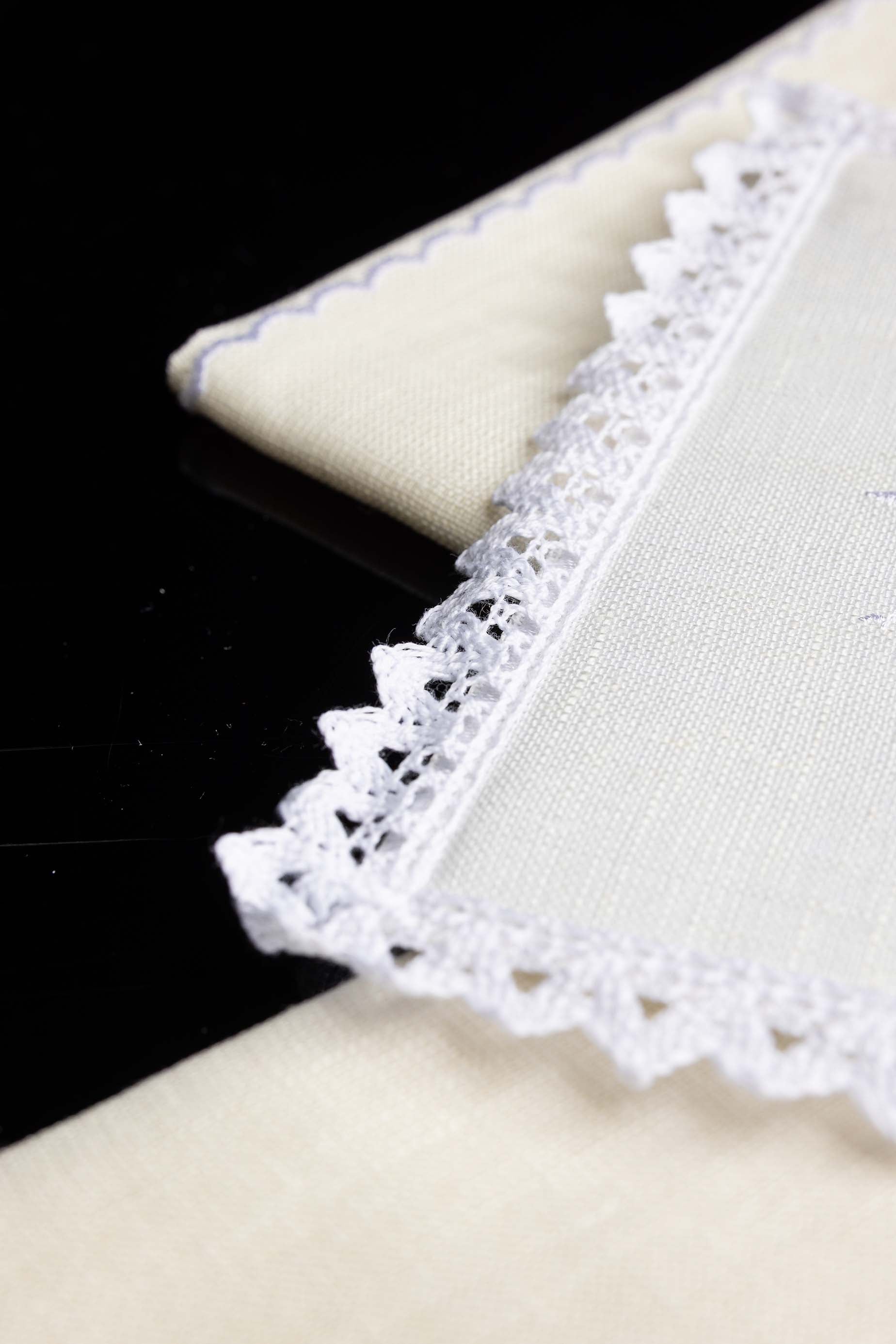 Chalice Linens with Subtle Cross Embroidery - CHASUBLES.COM