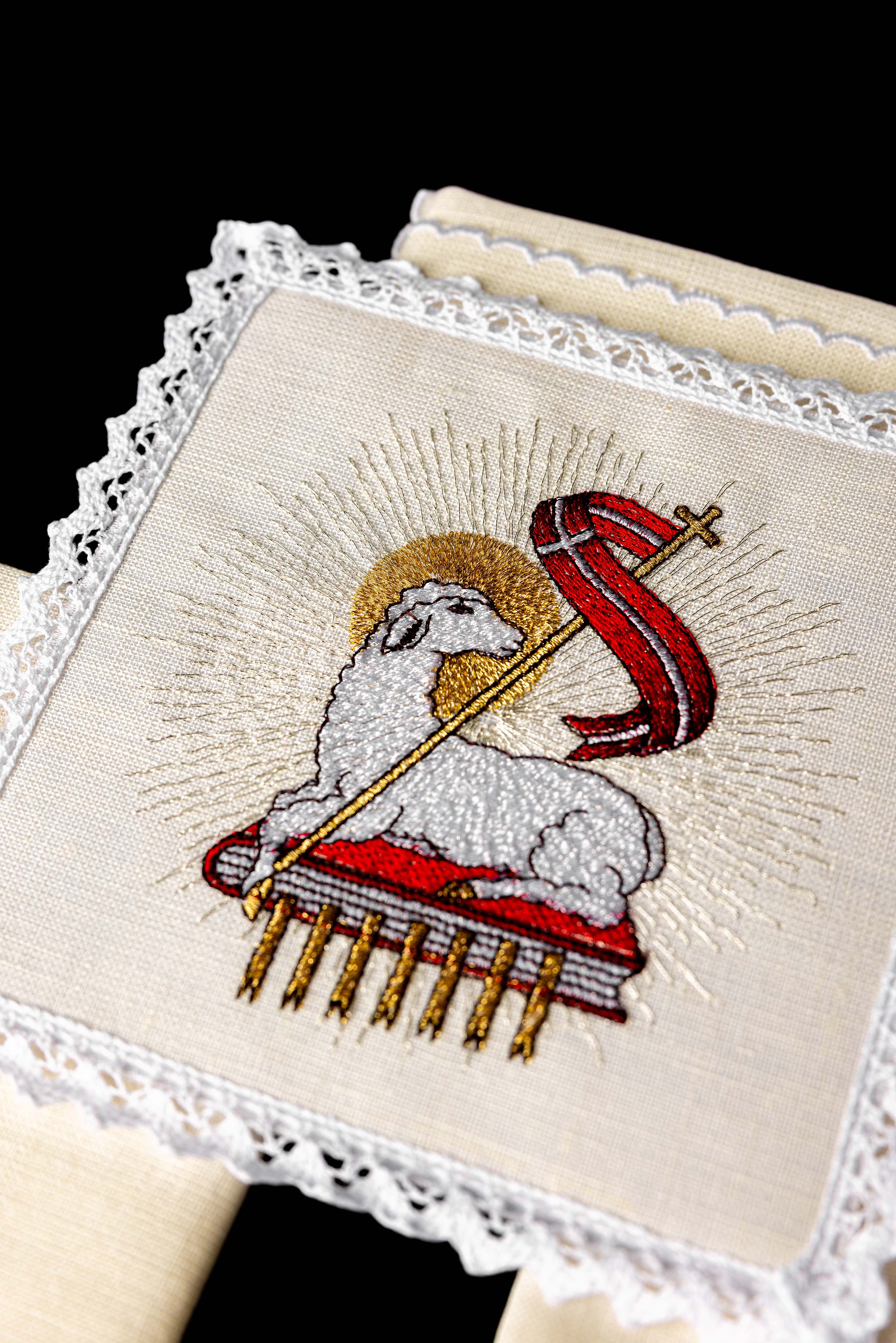 Embroidered altar linen Lamb of God