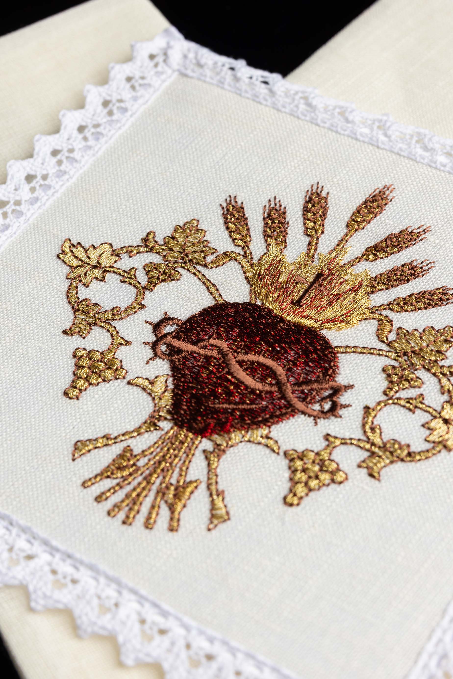 Embroidered altar linen KKL/167 - CHASUBLES.COM
