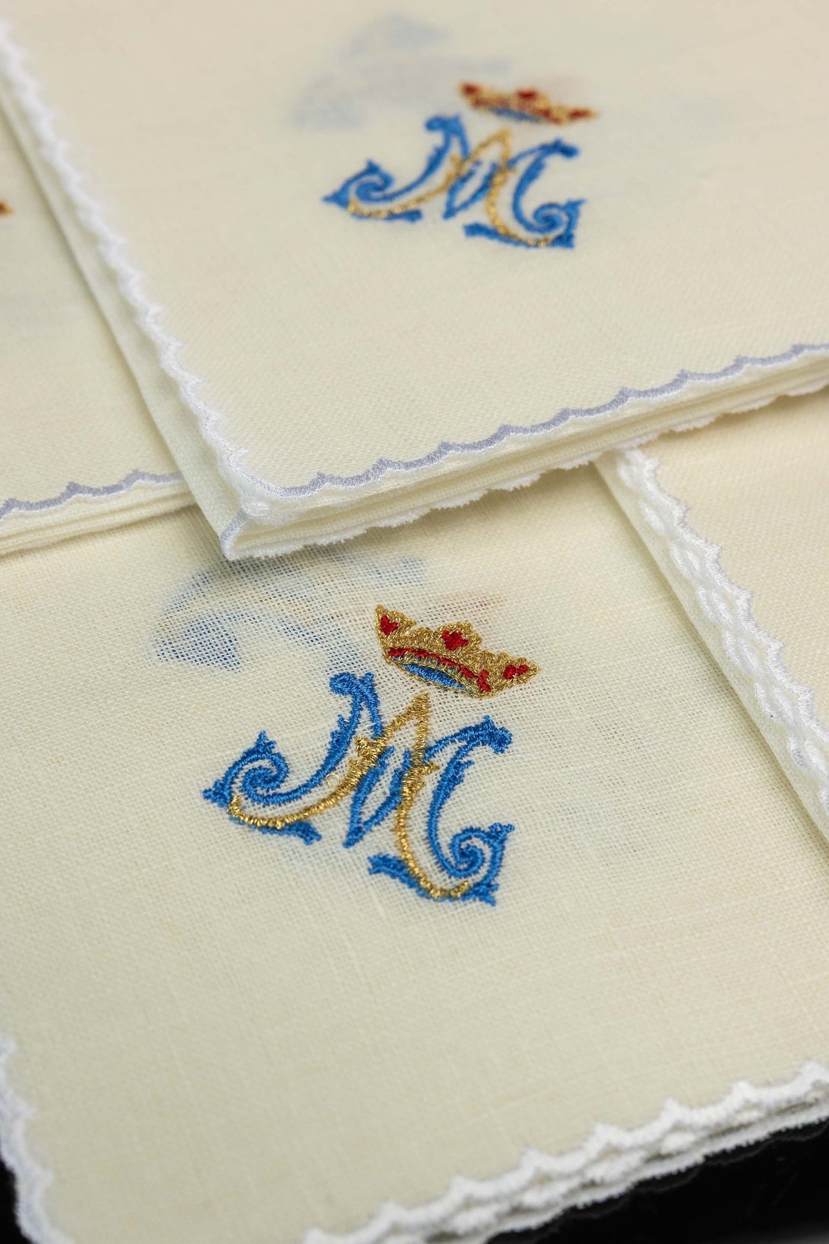 Set of 5 Linen Corporals with Marian Embroidery