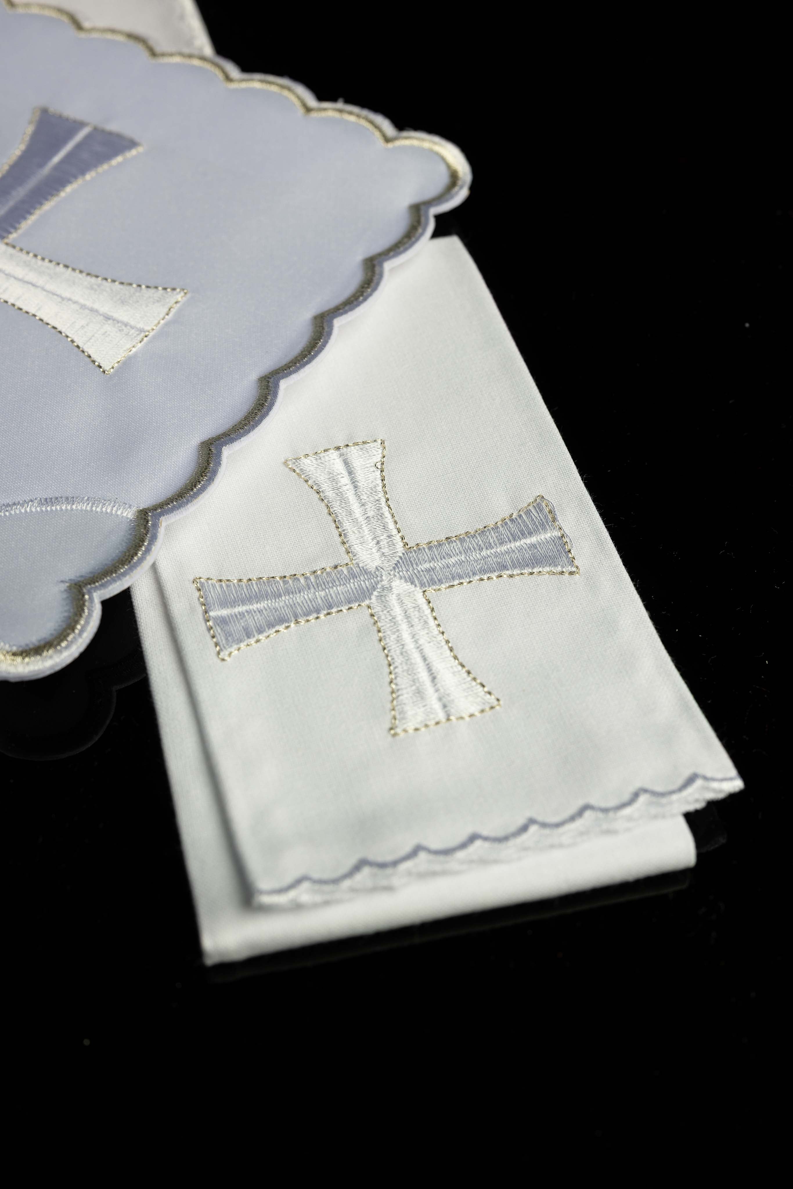 Chalice Linens with simple white embroidered Motif