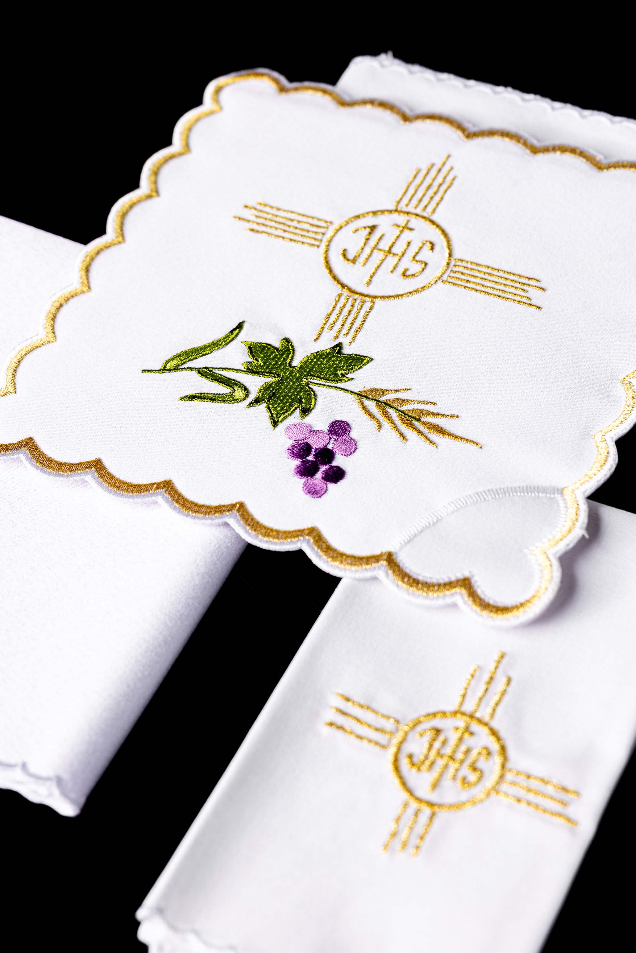 Chalice Linens with Cross Motif