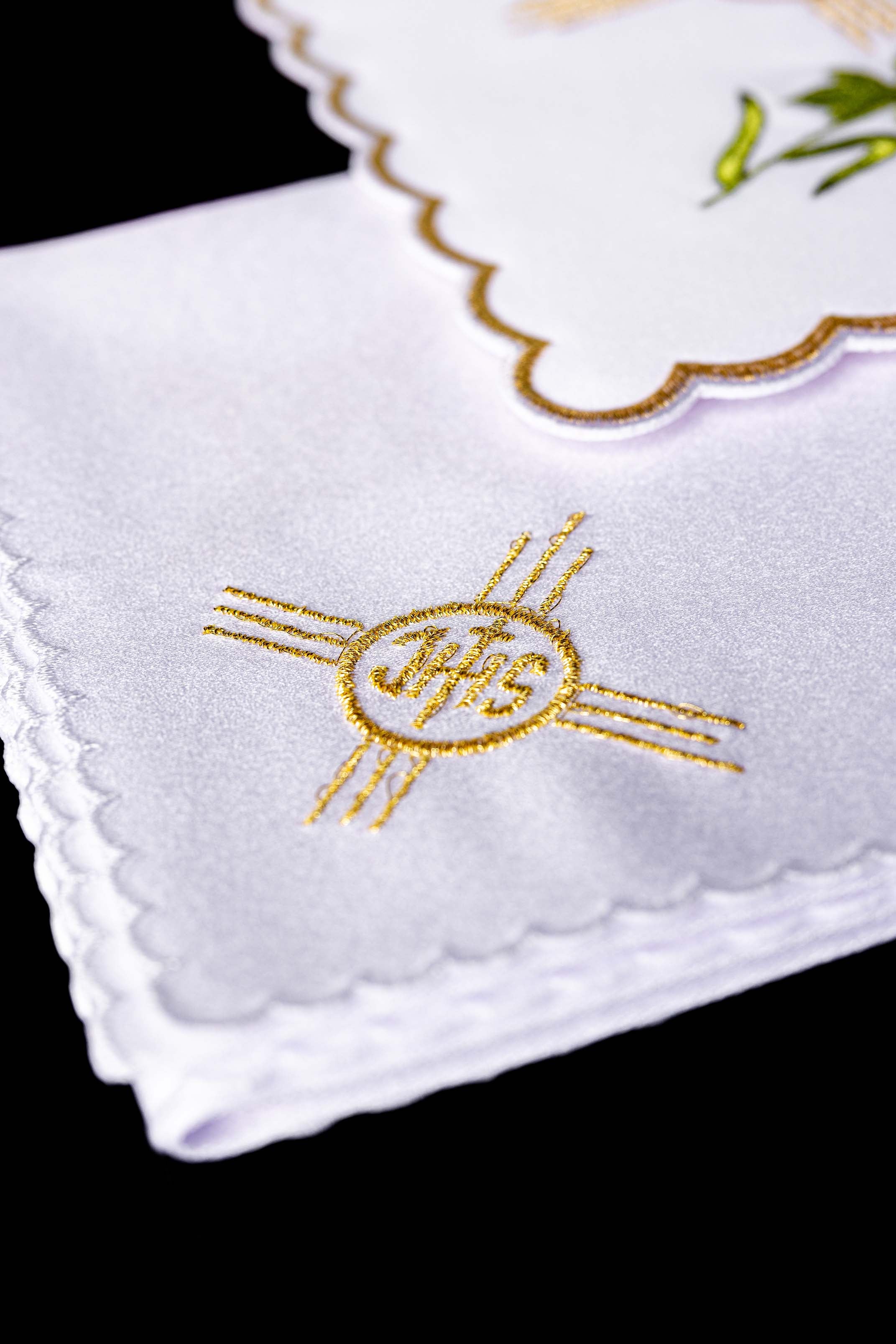 Chalice Linens with Cross Motif