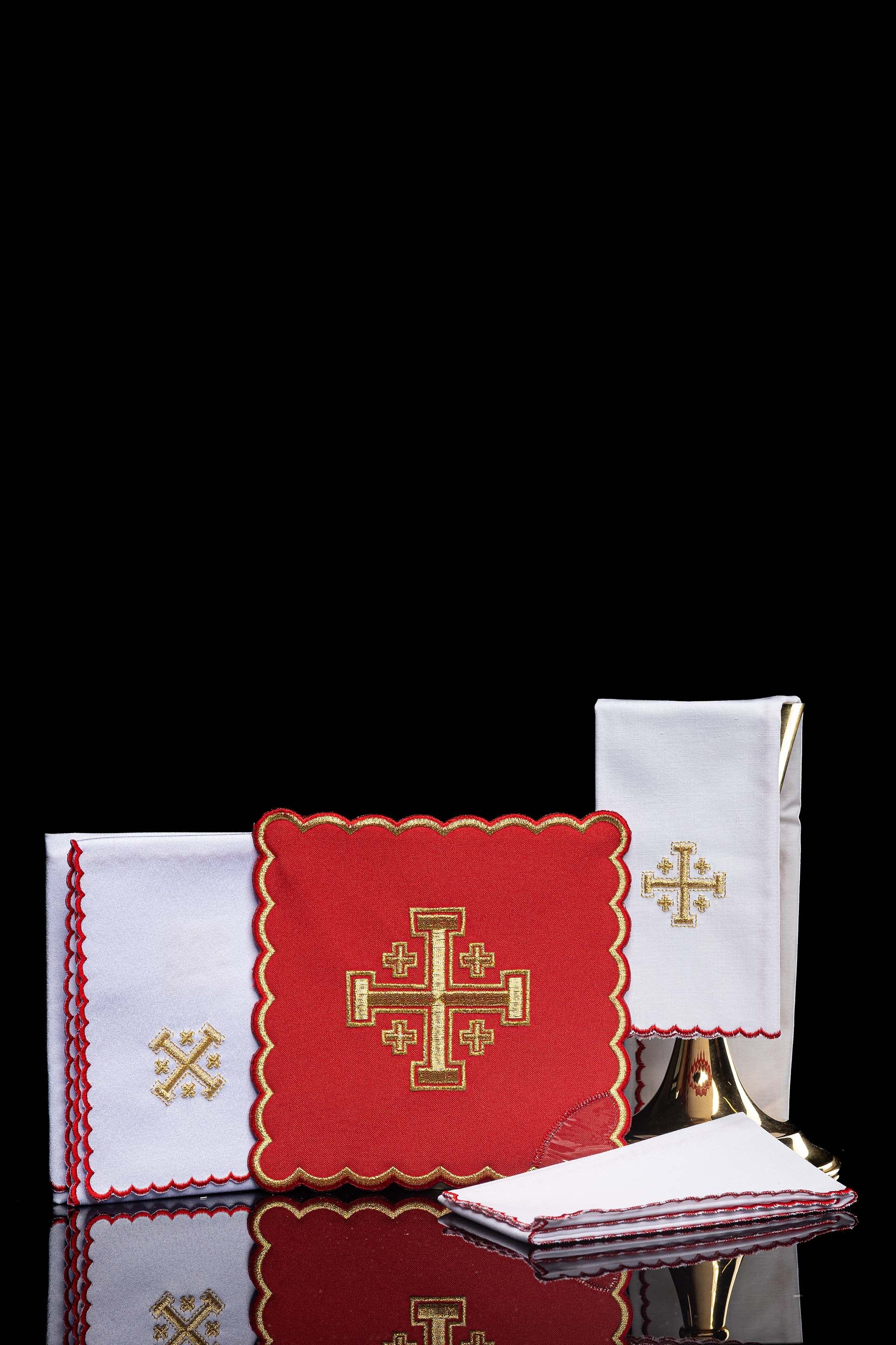 Chalice Set with red Pall and Jerusalem Cross embroidery - CHASUBLES.COM