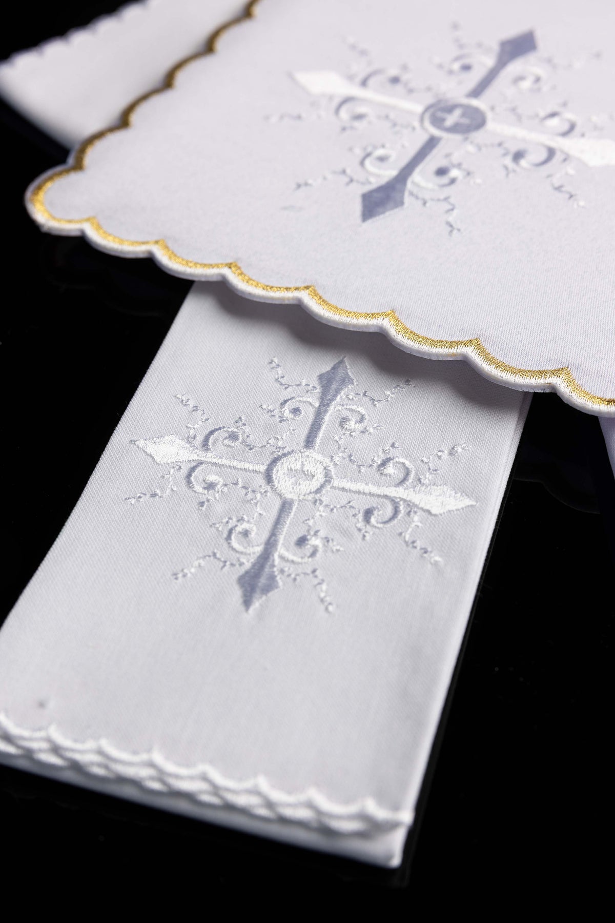 Chalice Linens set with white embroidery