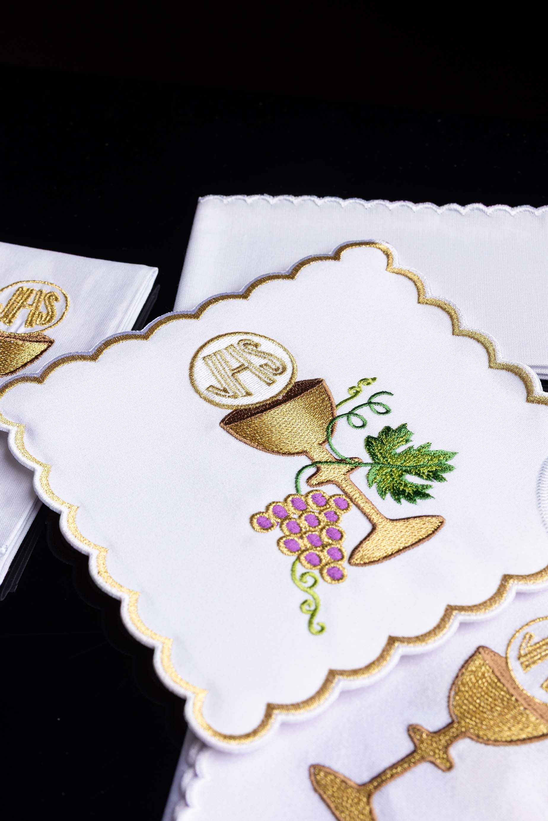 Chalice Linens Embroidered with Chalice Motif - CHASUBLES.COM