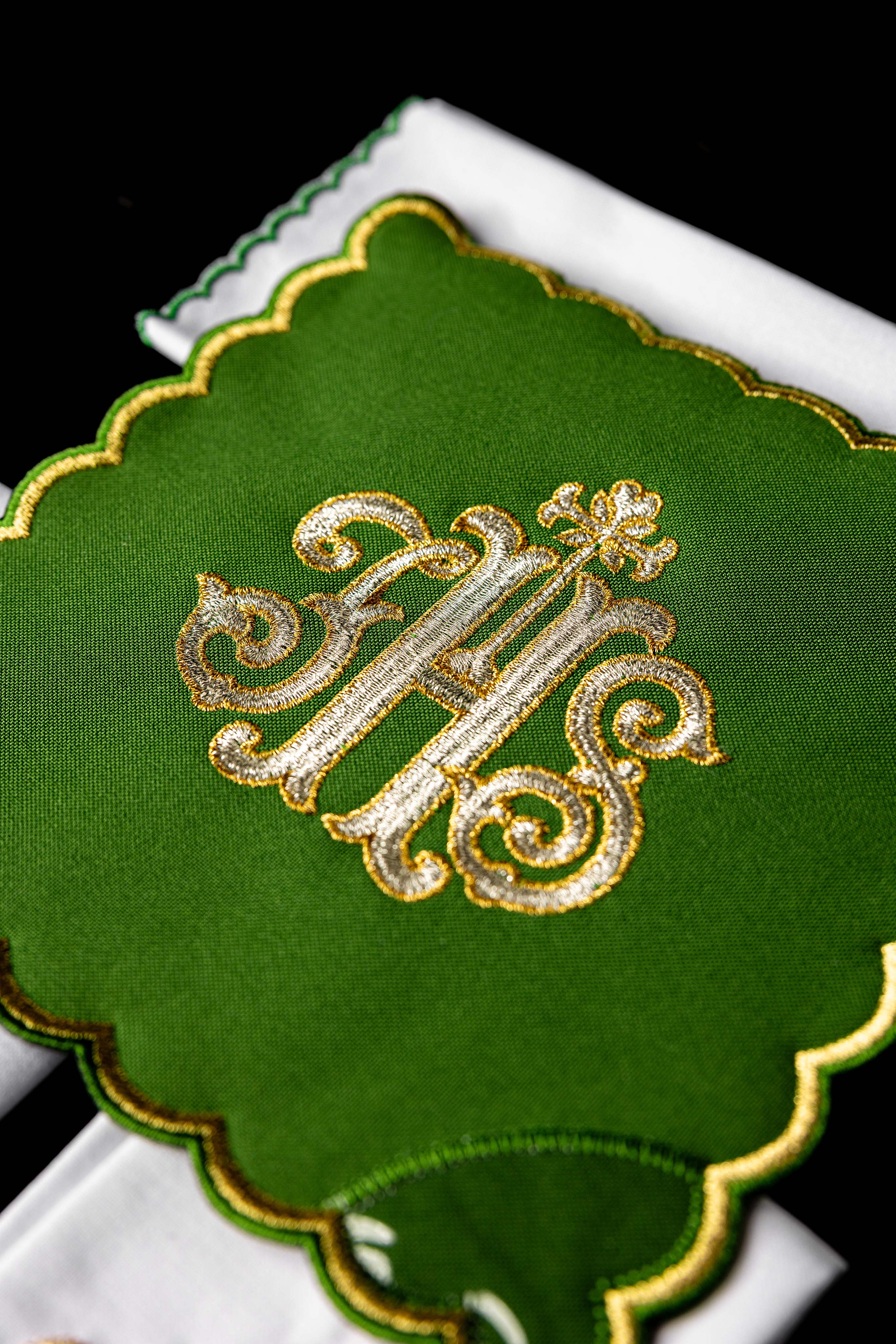 Chalice Linens Embroidered in Green with IHS - CHASUBLES.COM