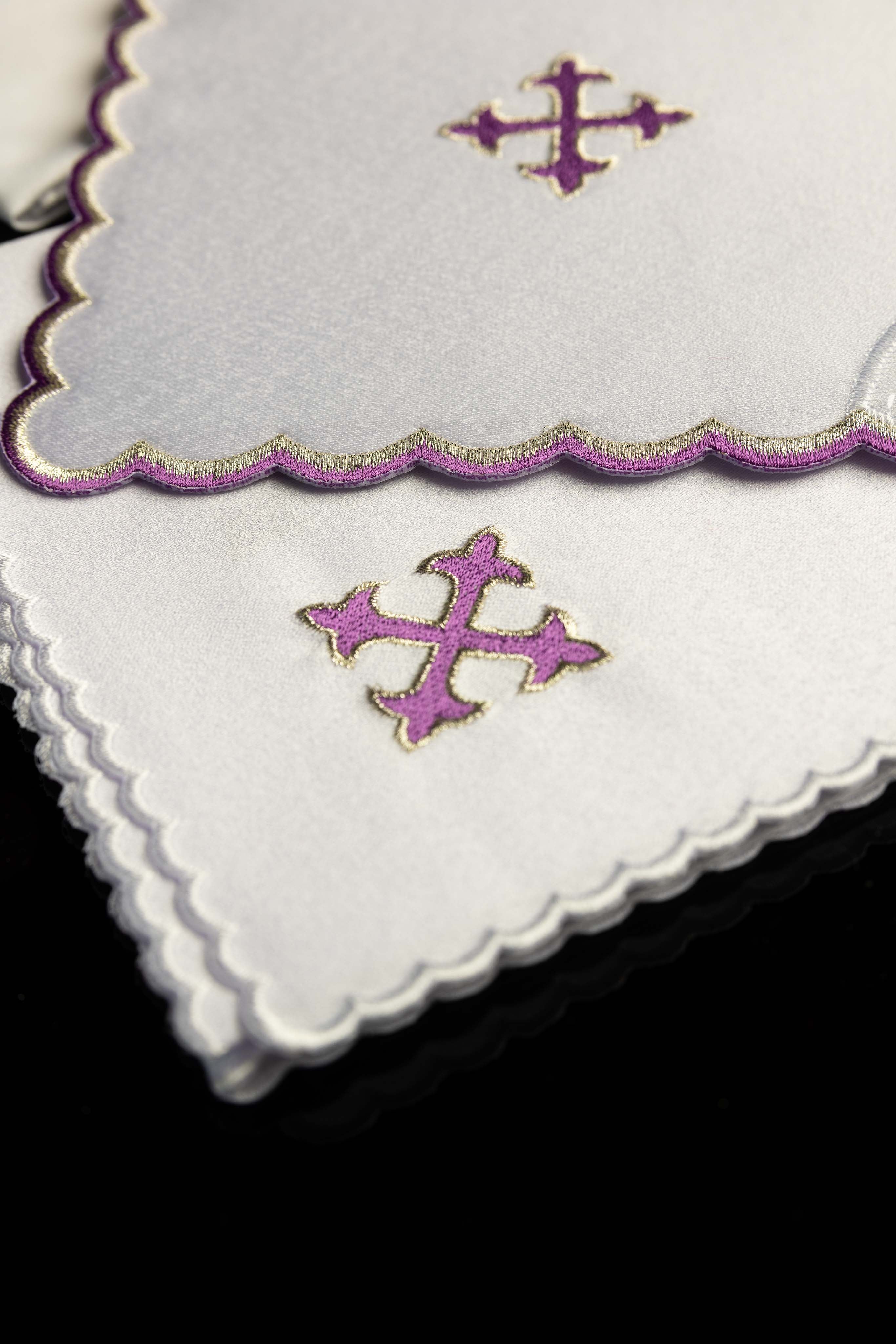 Embroidered Chalice Linens