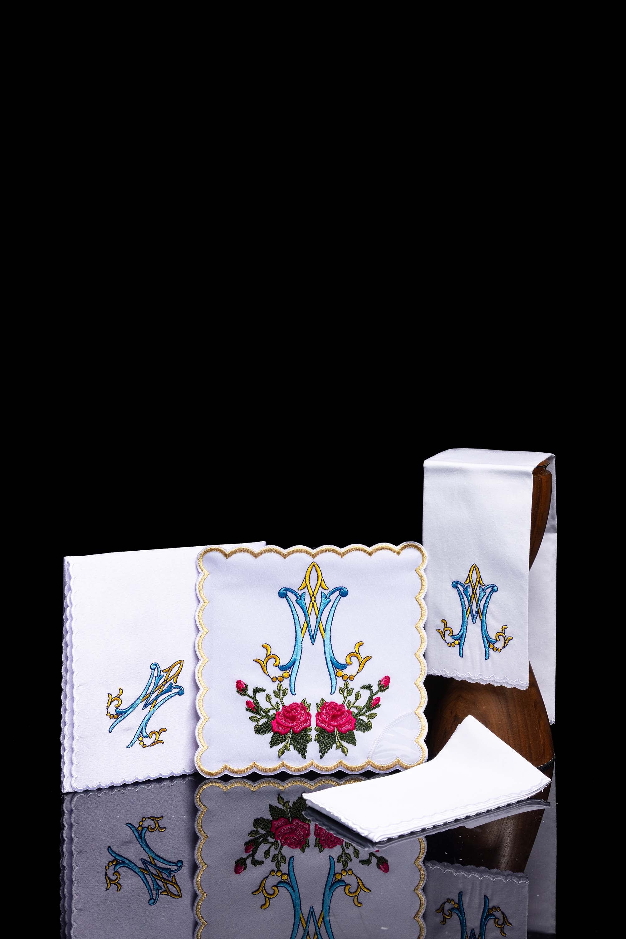 Chalice Linens with red and blue Marian Embroidery - CHASUBLES.COM