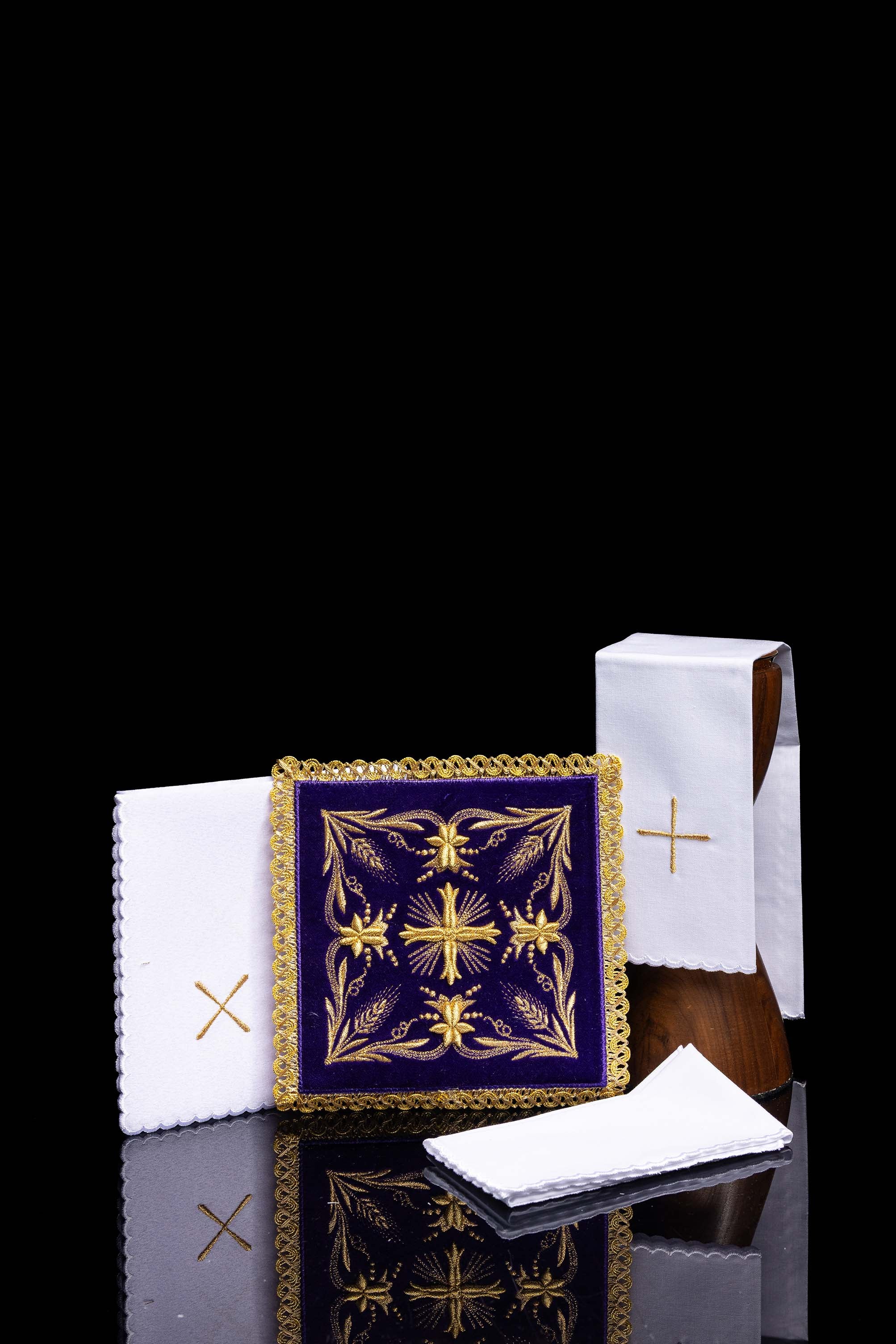 Velvet chalice linens set with gold cross embroidery - CHASUBLES.COM