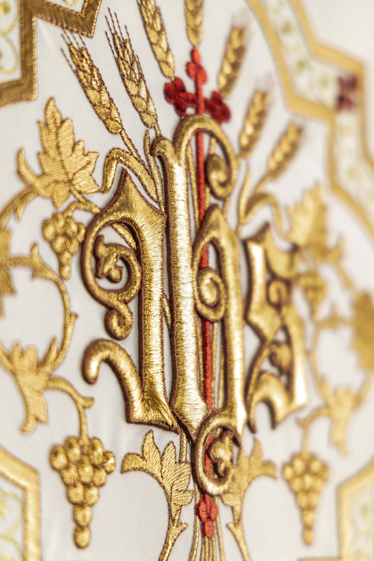 Ecru Lectern Cloth with Embroidered IHS Motif