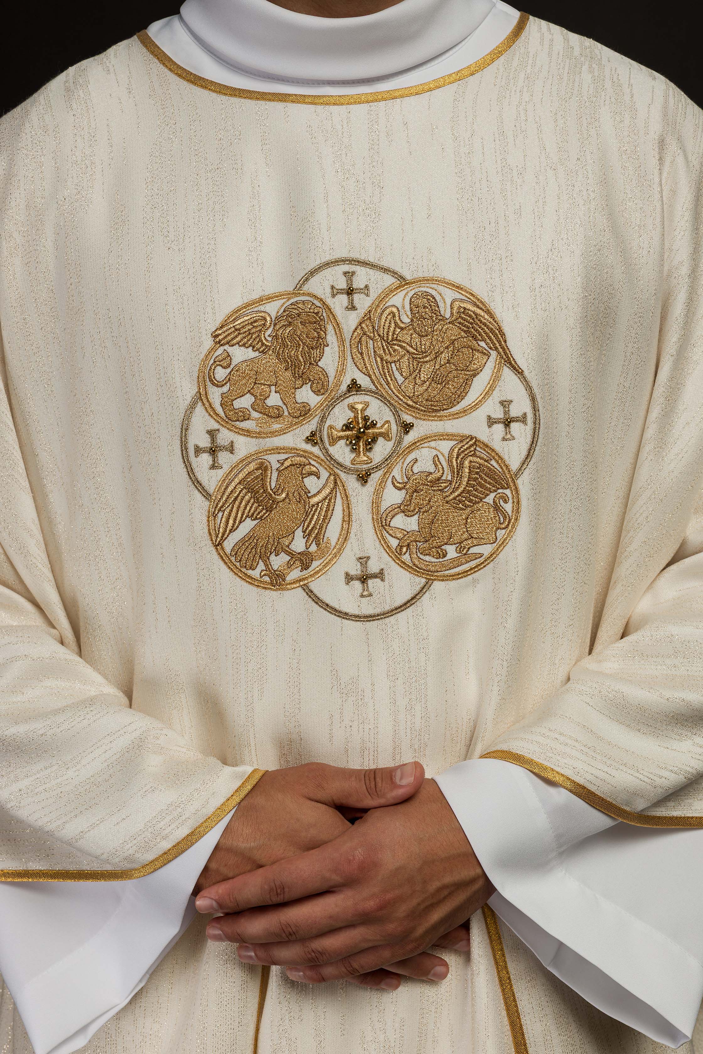 Ecru Chasuble with Embroidery of the Four Evangelists on Decorative Fabric