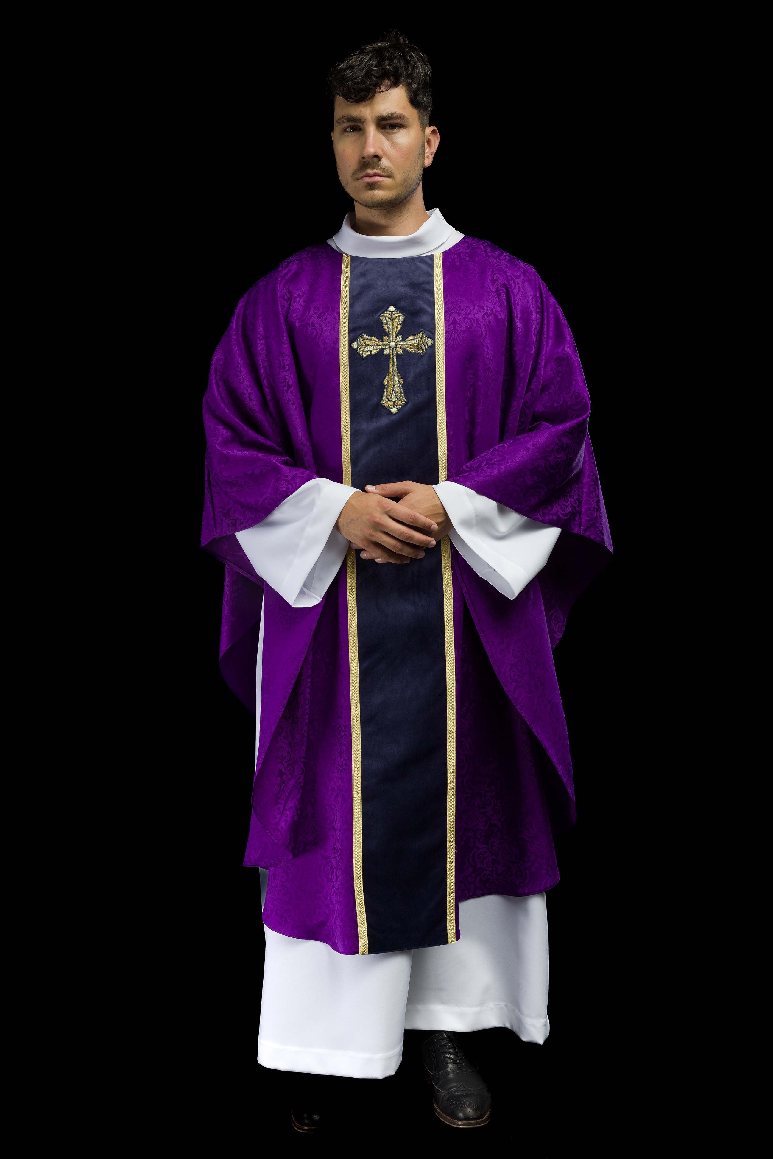 Purple liturgical chasuble with stole and cross embroidery on jacquard fabric - CHASUBLES.COM
