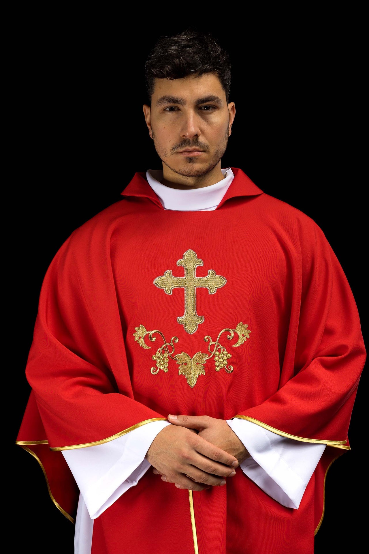 Embroidered chasuble with cross symbol and wide collar red