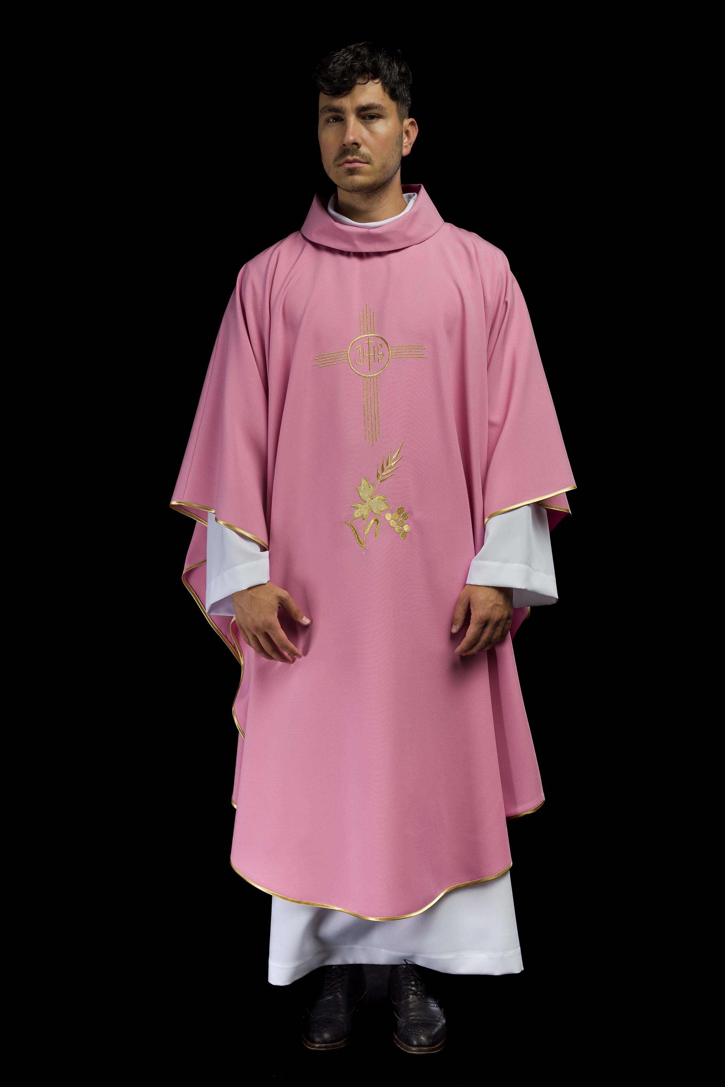 Chasuble embroidered with IHS pattern in pink