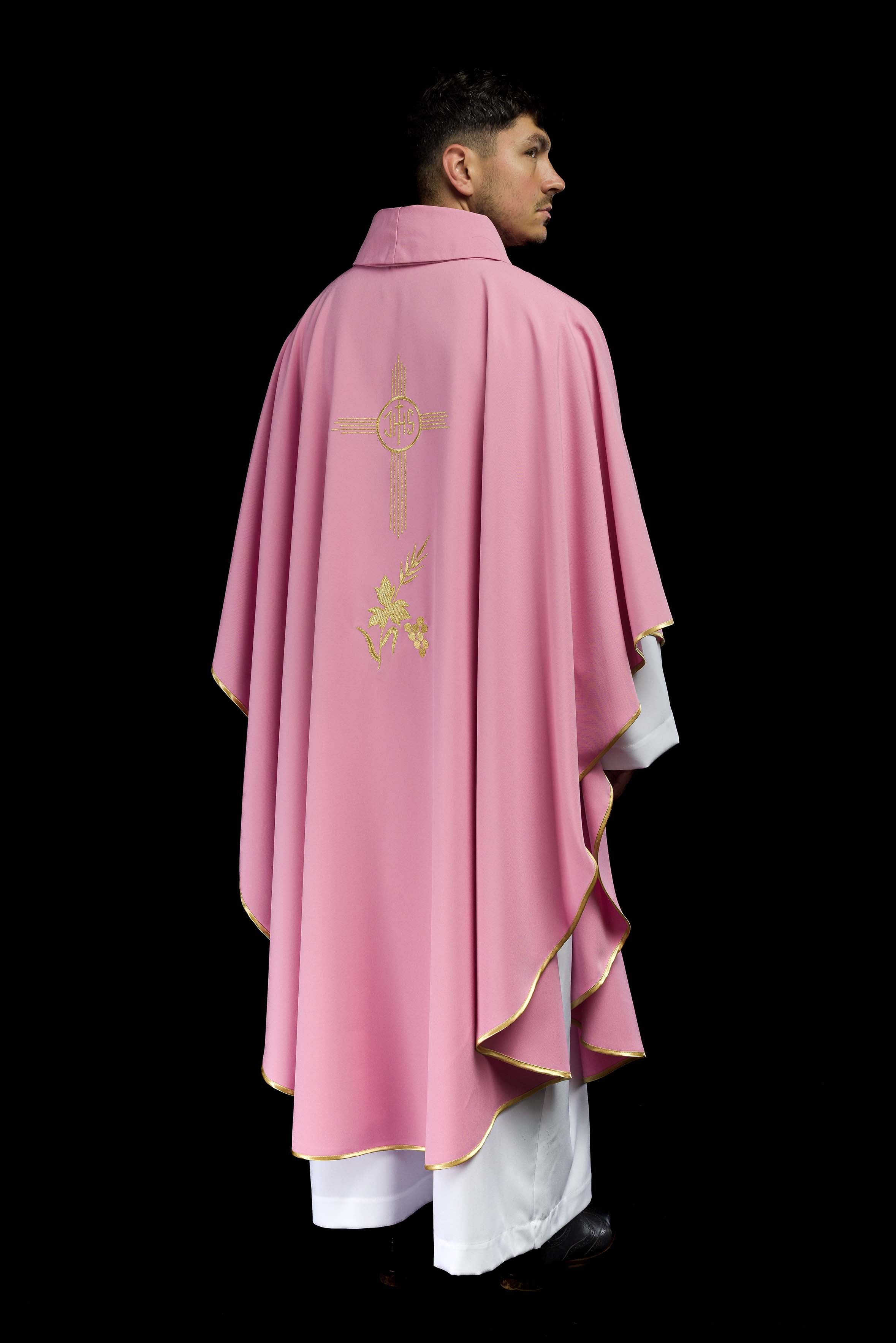 Chasuble embroidered with IHS pattern in pink