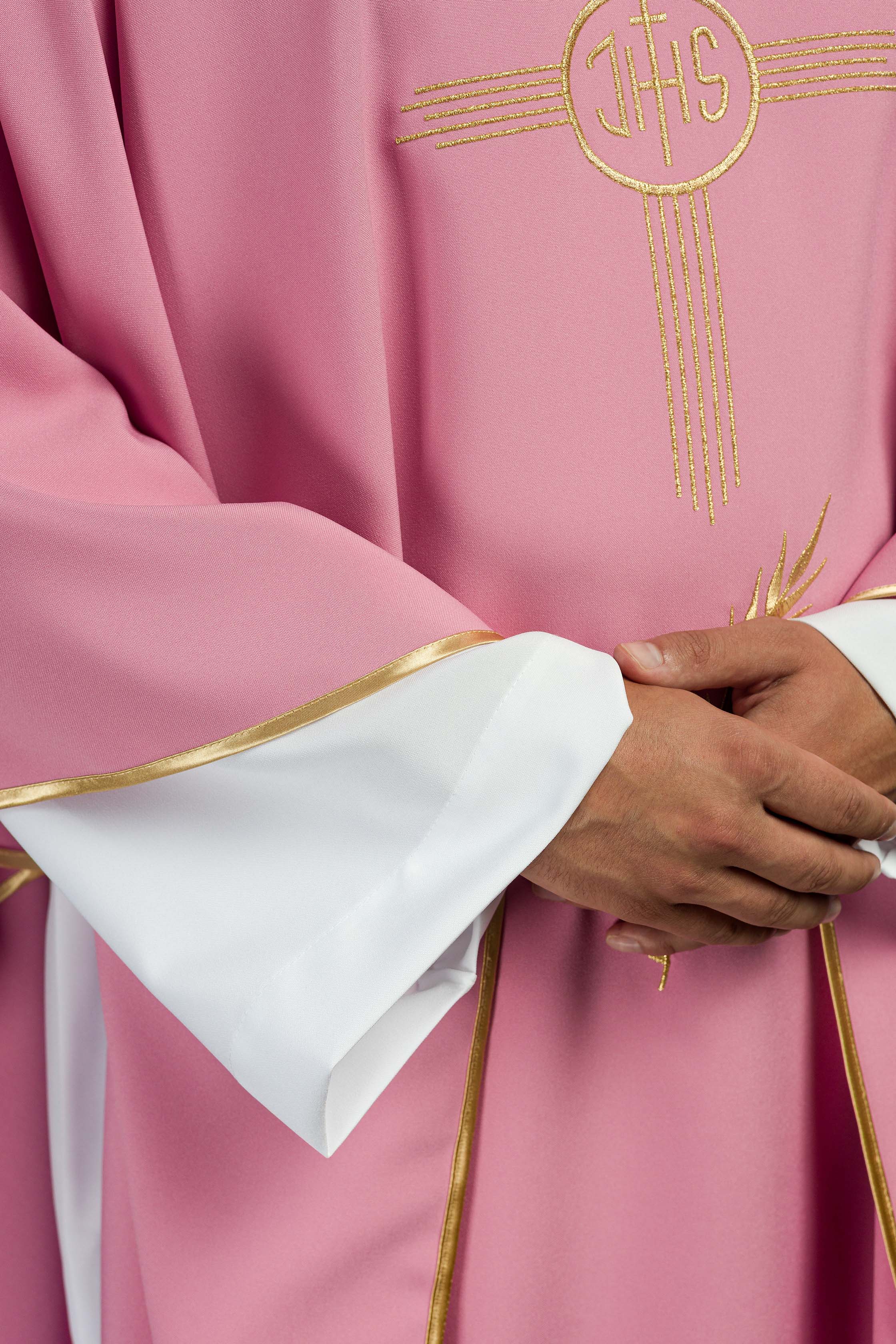 Chasuble embroidered with IHS pattern in pink