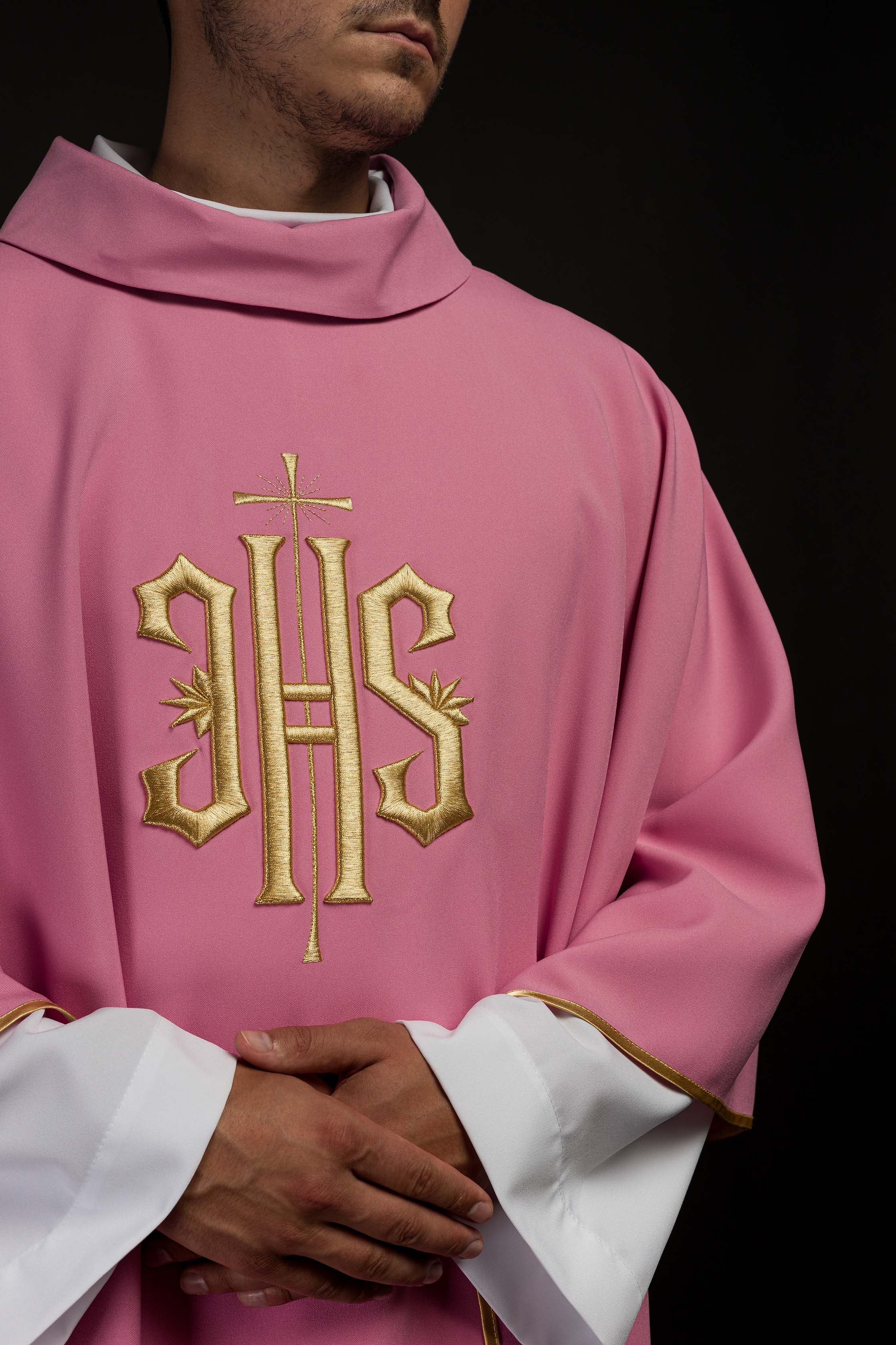 Classic pink chasuble with 3D IHS motif